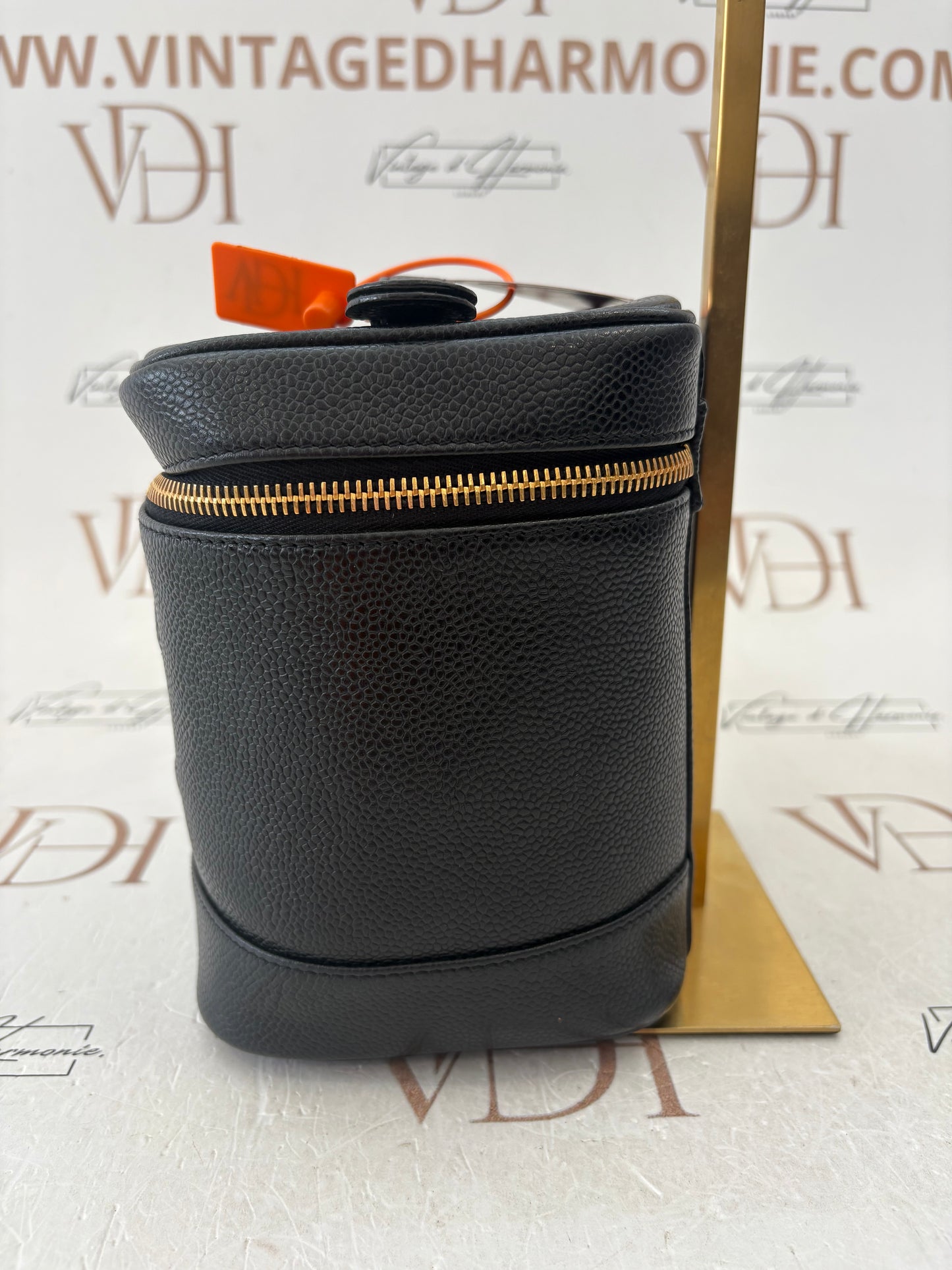 018034 - Chanel Black Calfskin Vanity