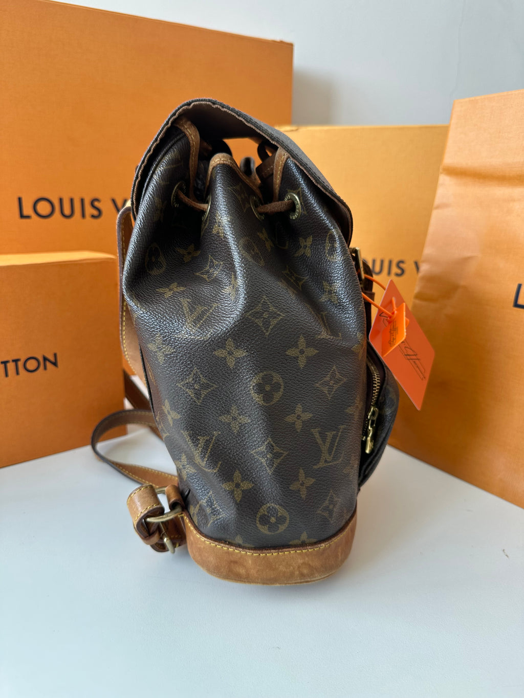 Louis Vuitton Montsouris MM