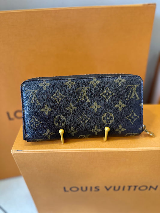 Louis Vuitton Zippy
