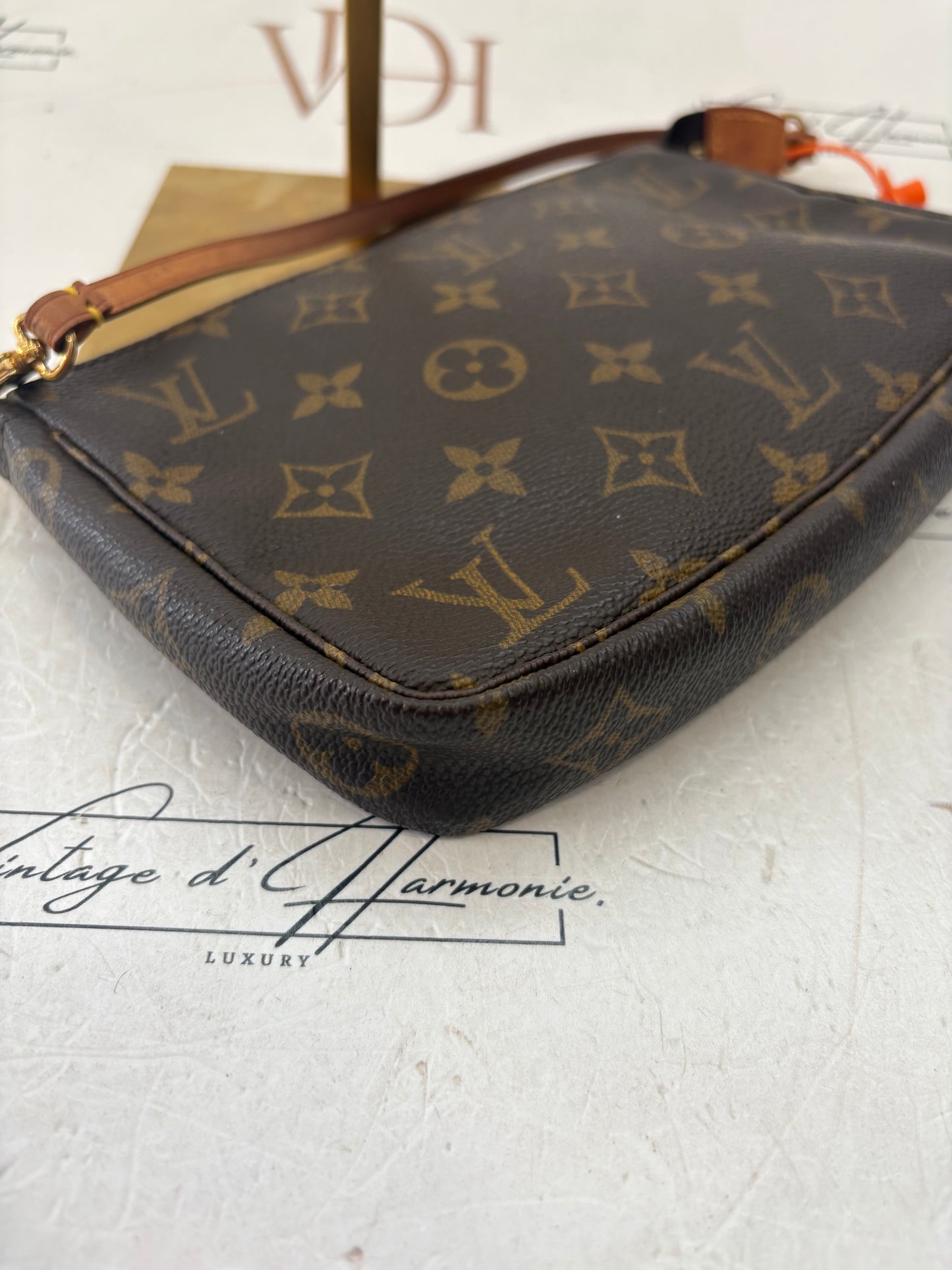018635 - Louis Vuitton Pochette Accessoires