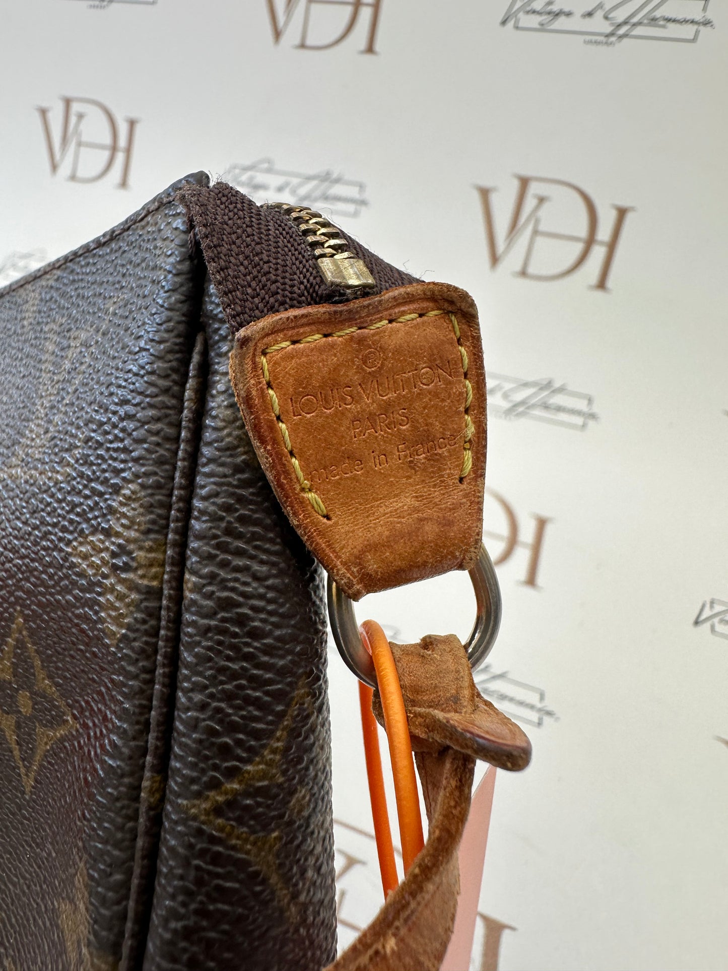017749 - Louis Vuitton Pochette