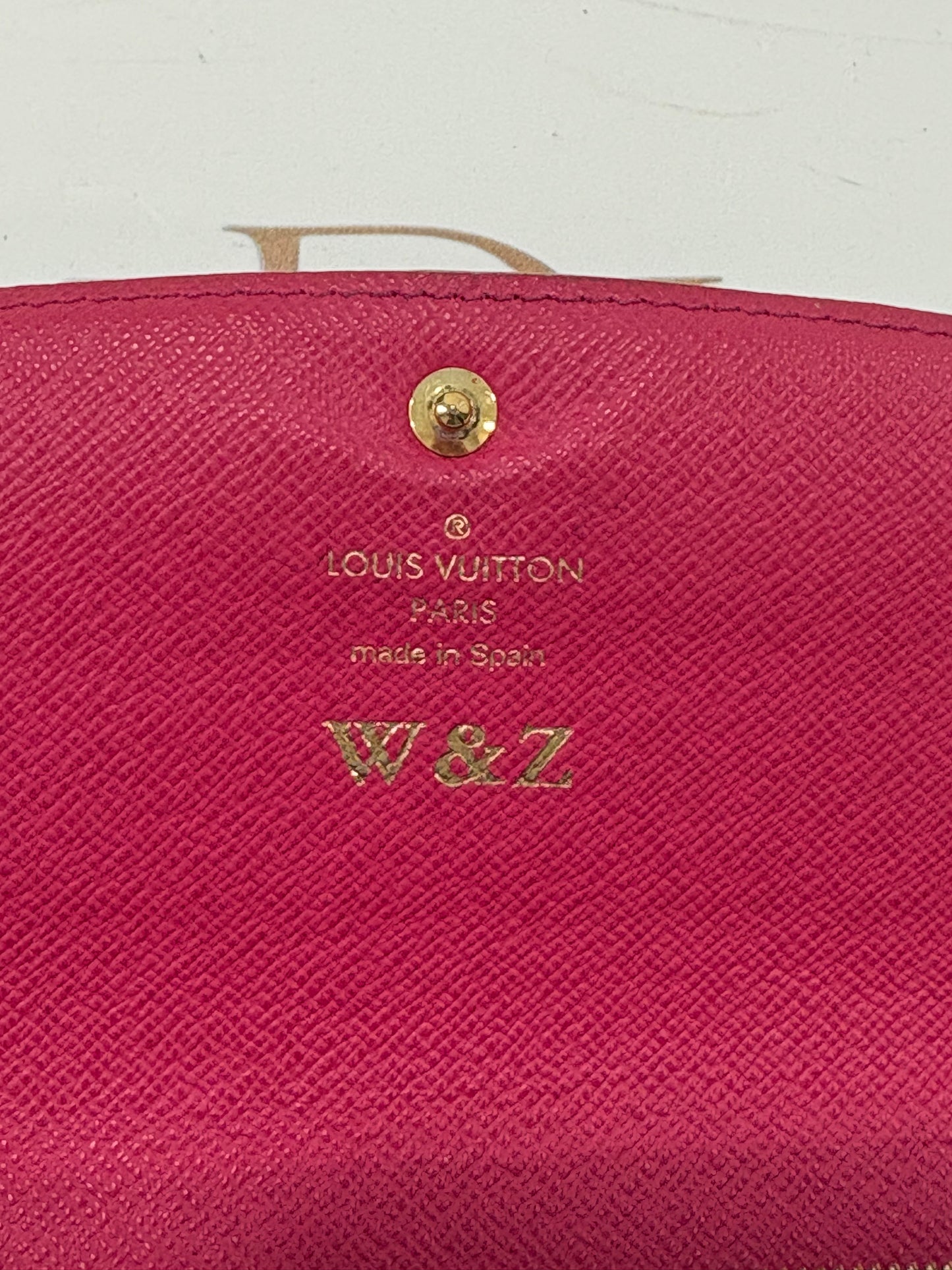384000 - Louis Vuitton Emilie wallet