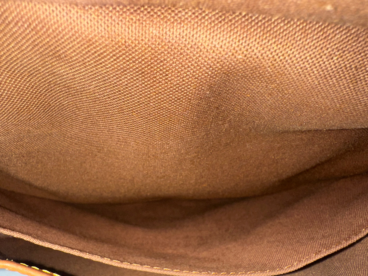 Louis Vuitton Saumur 30
