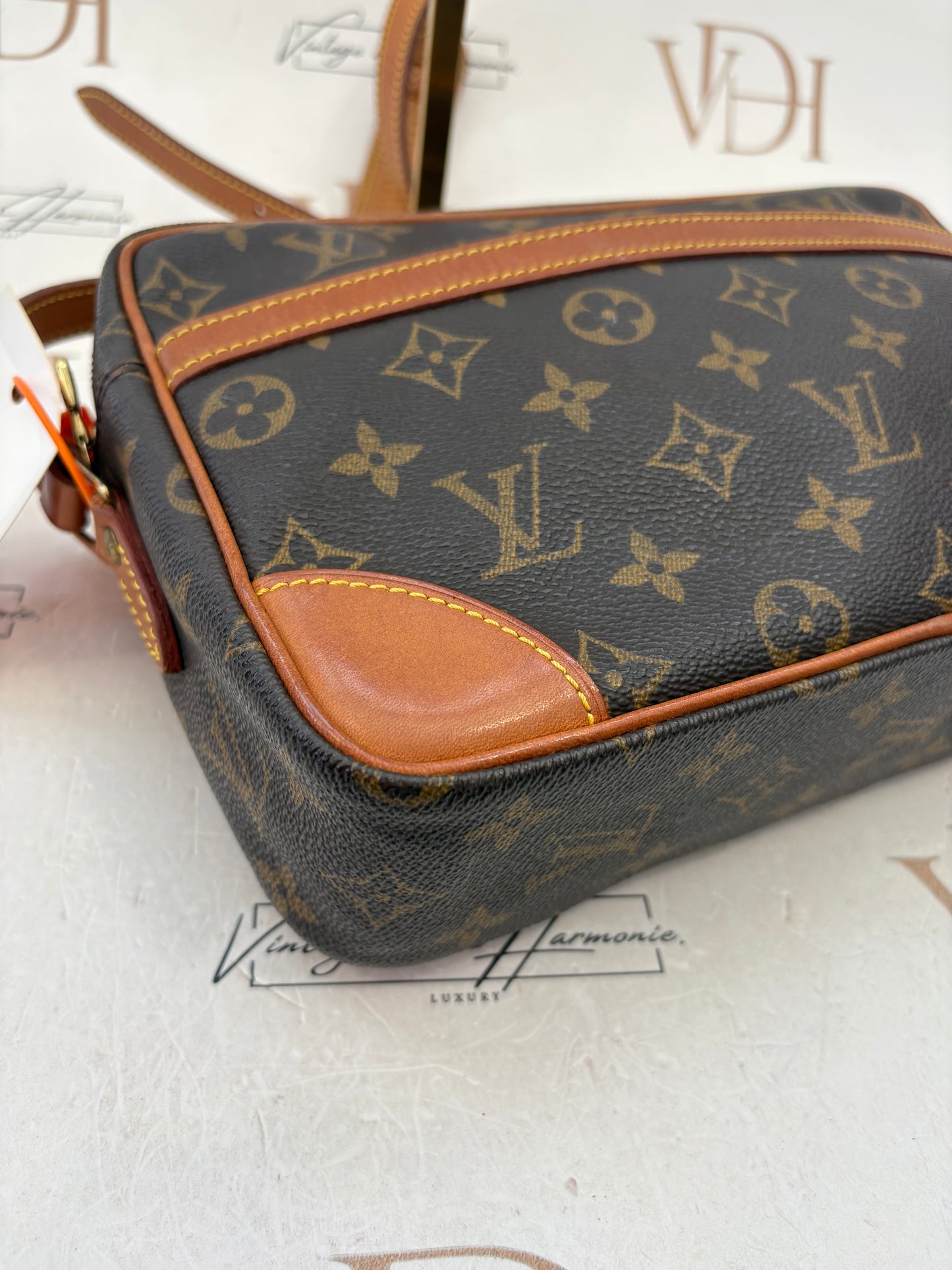 018991 - Louis Vuitton Trocadero 27