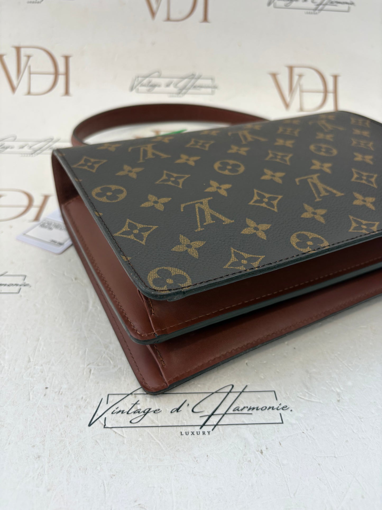 017120 - Louis Vuitton Concorde
