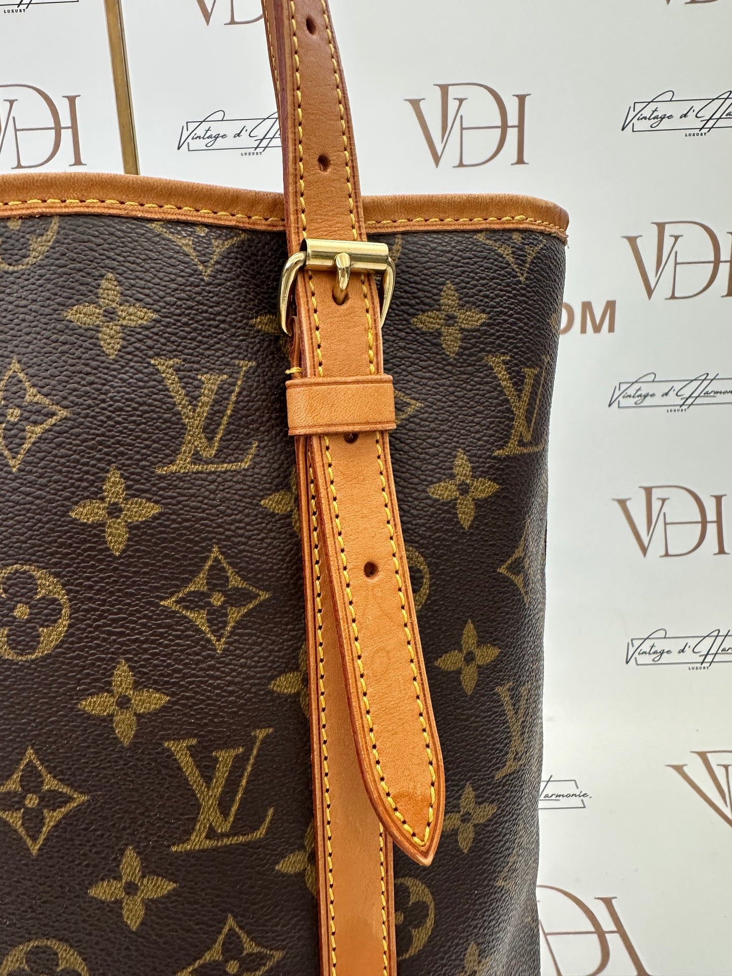 017860 - Louis Vuitton Bucket GM