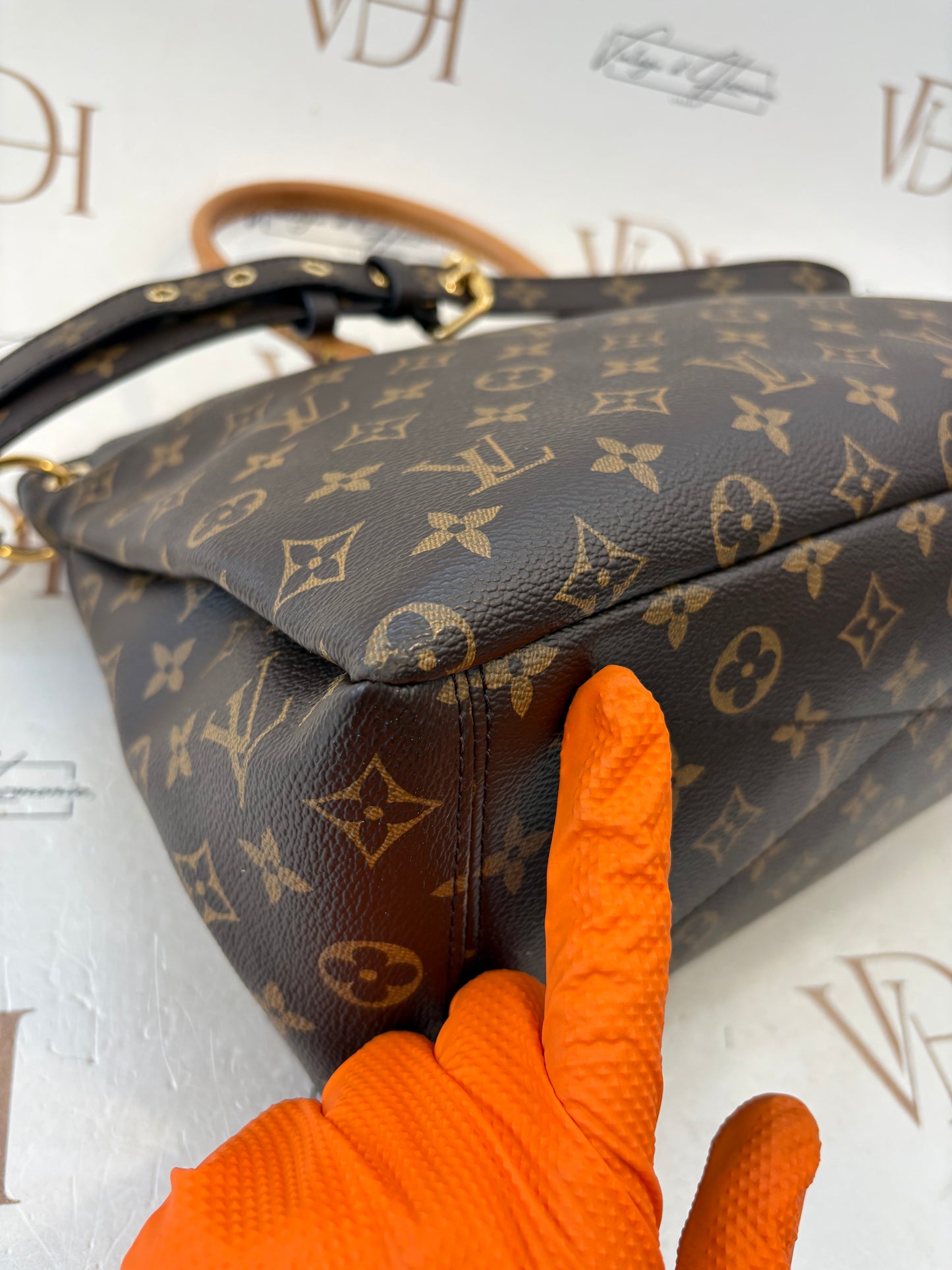 383699 - Louis Vuitton Pallas