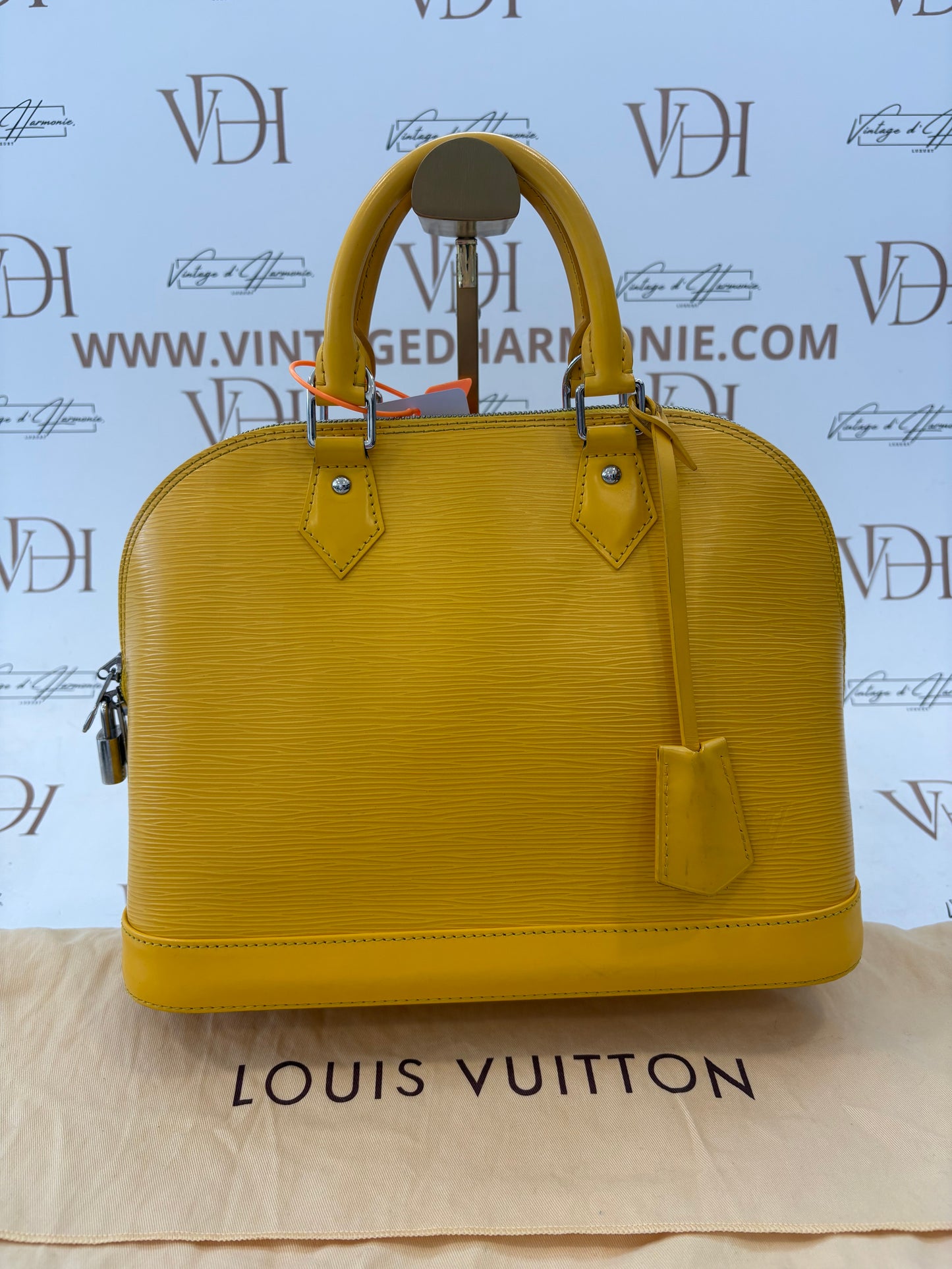 201547 - Louis Vuitton Alma Epi Yellow