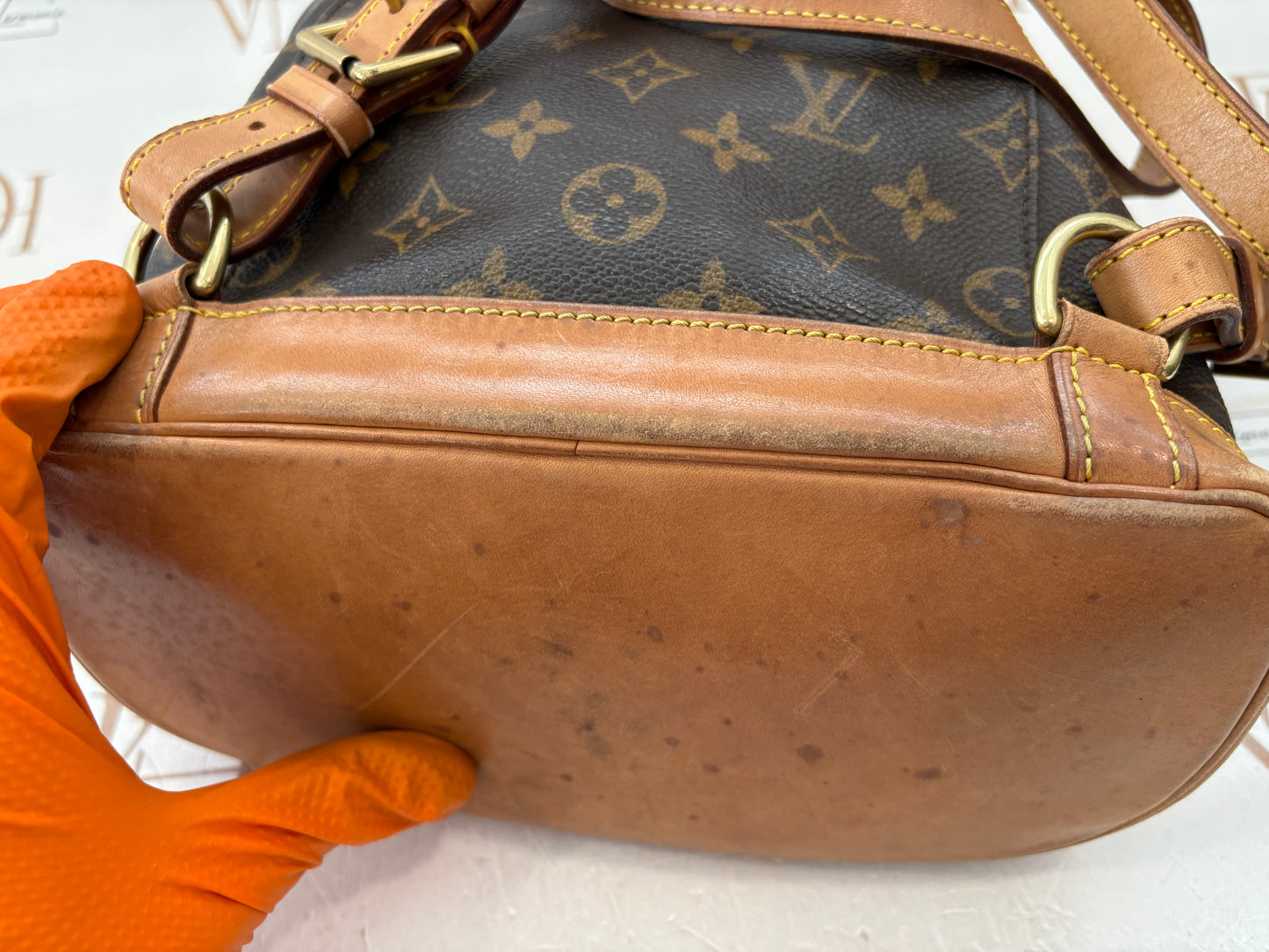 018728 - Louis Vuitton Montsouris MM