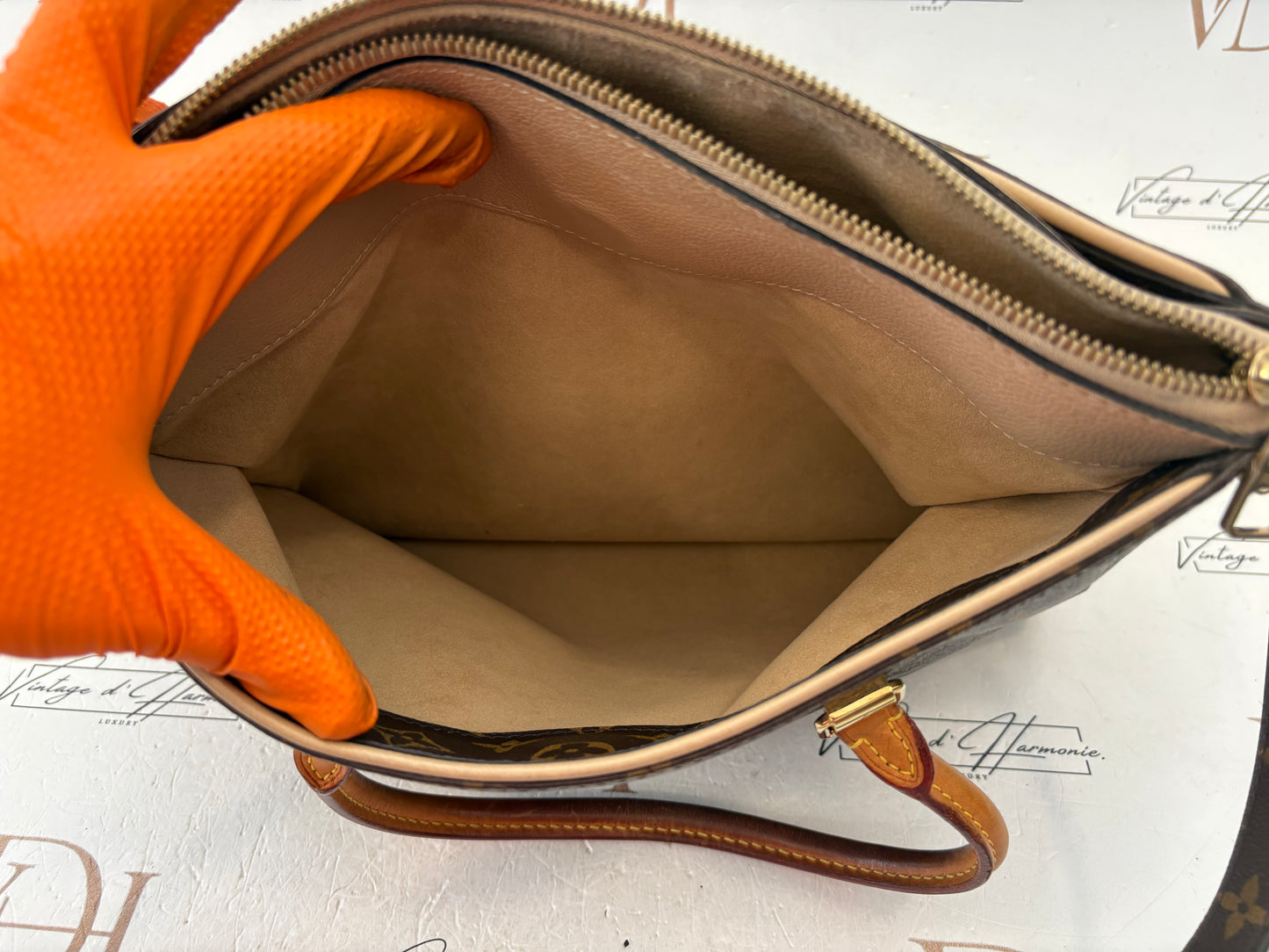 201587 - Louis Vuitton Pallas