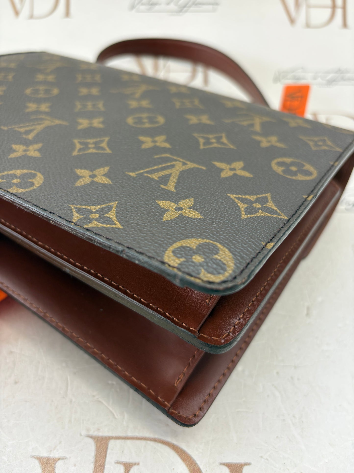018971 - Louis Vuitton Concorde