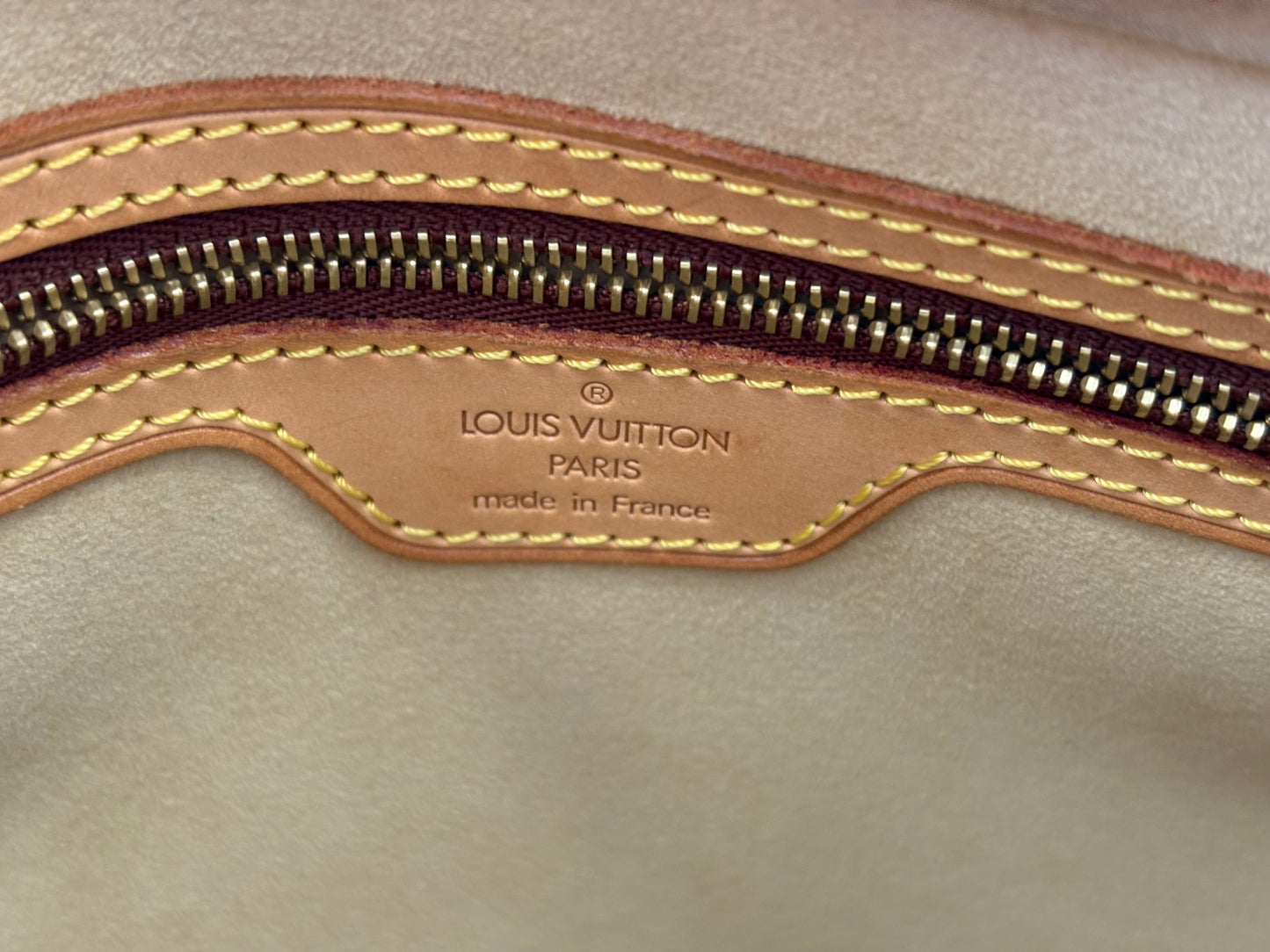 018320 - Louis Vuitton Looping MM
