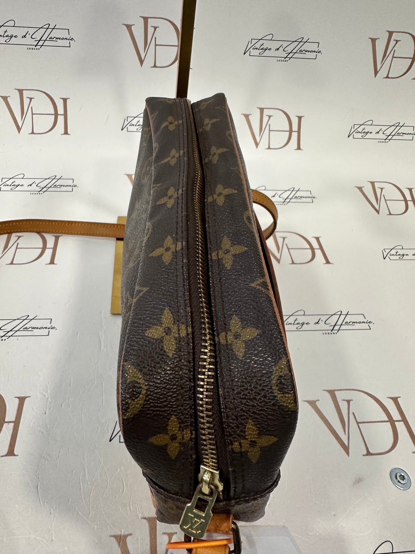 017792 - Louis Vuitton Trocadero 27