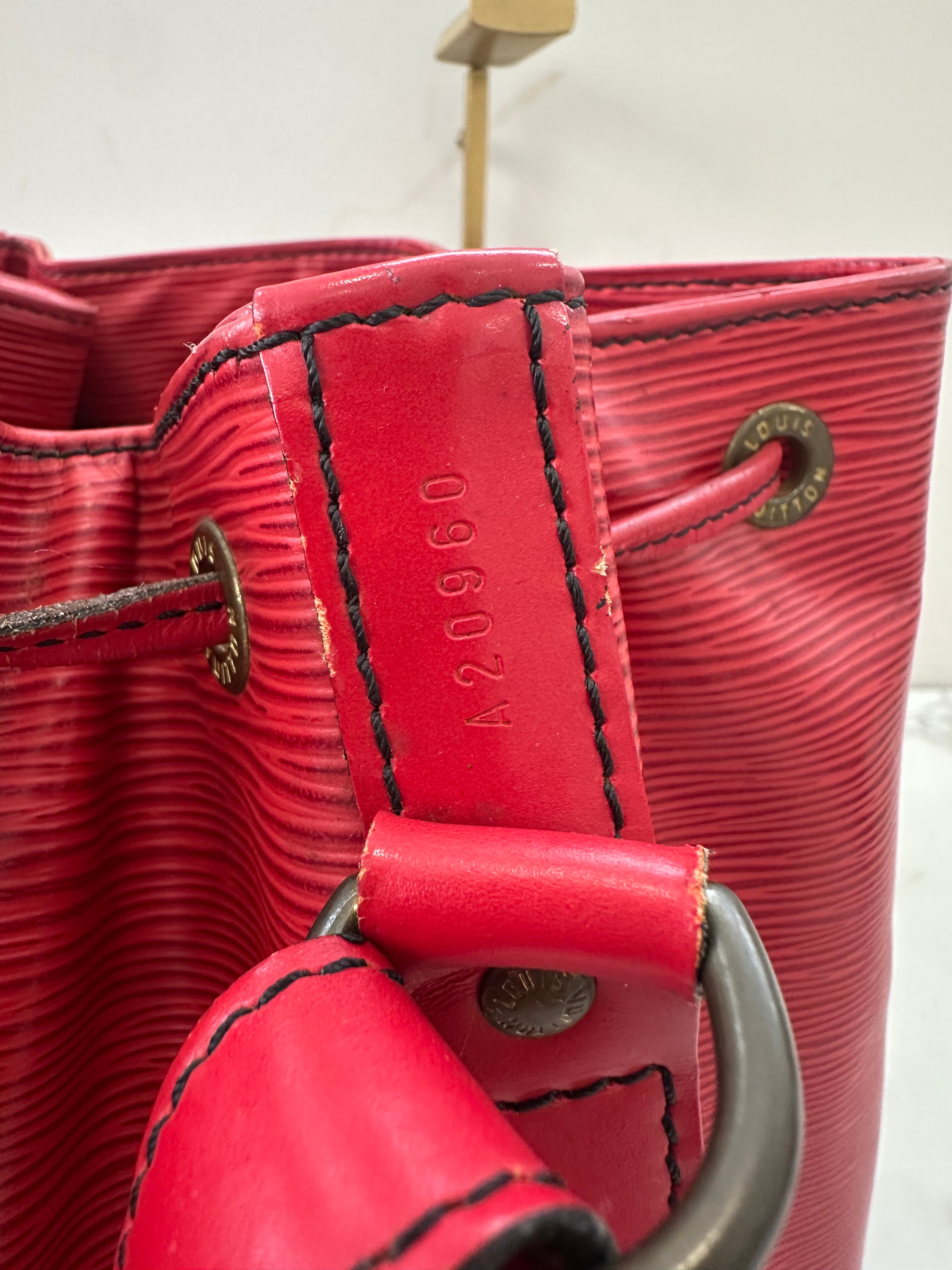 Louis Vuitton Noé Epi Red