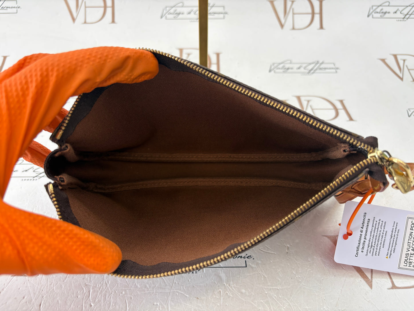 018555 - Louis Vuitton Pochette Accessoires