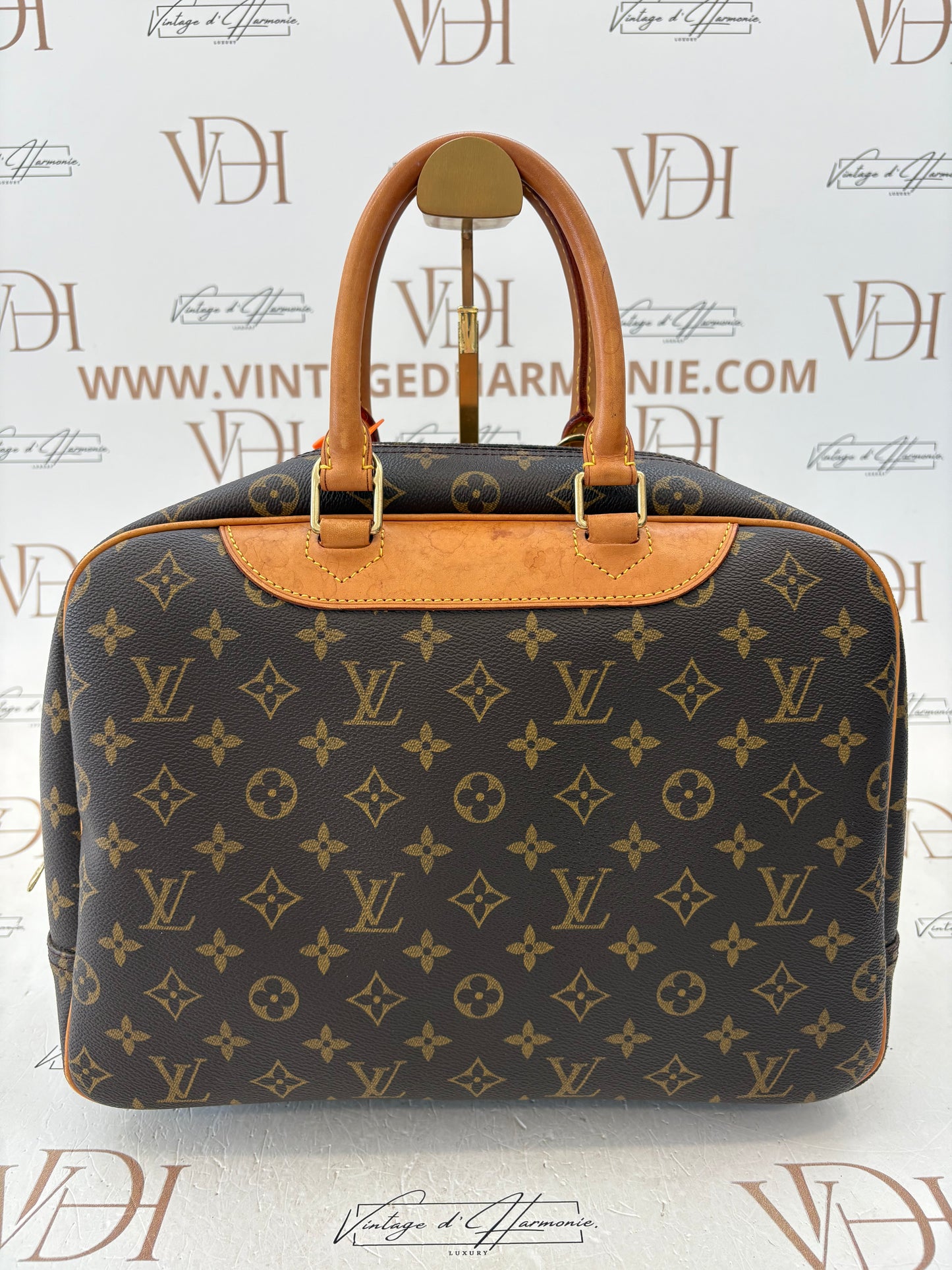 018379 - Louis Vuitton Deauville