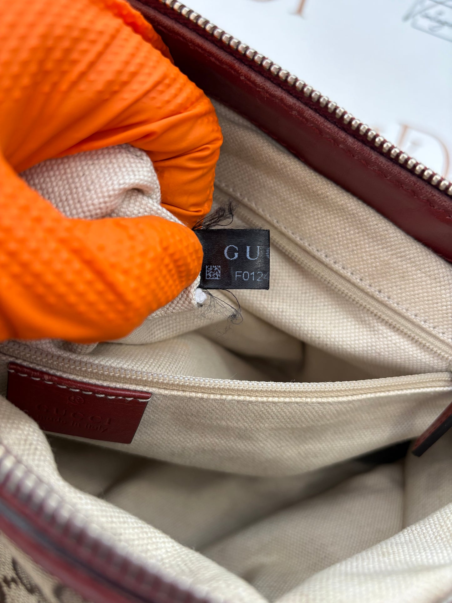383175 - Gucci Sukey