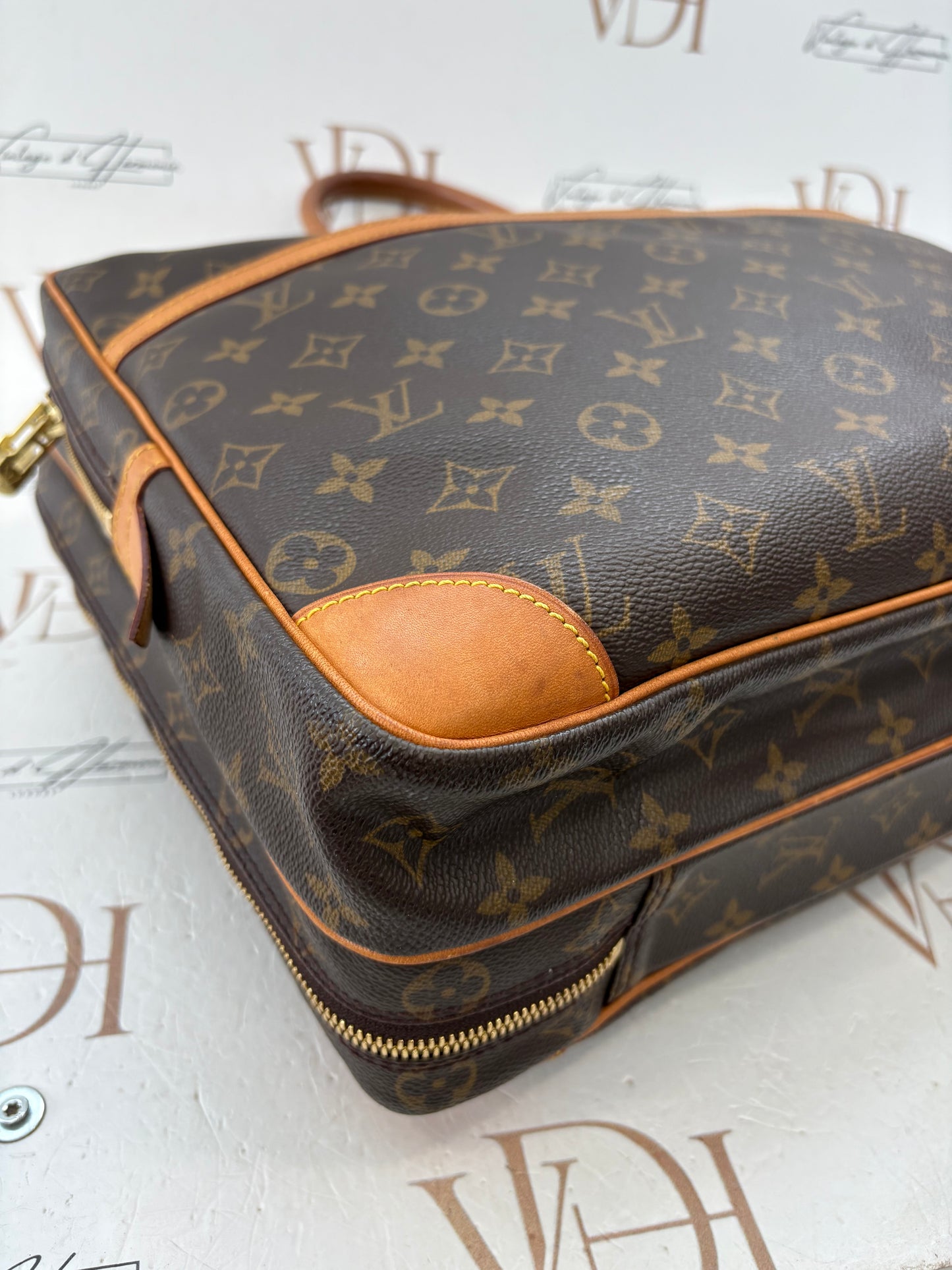 018300 - Louis Vuitton Porte Documents
