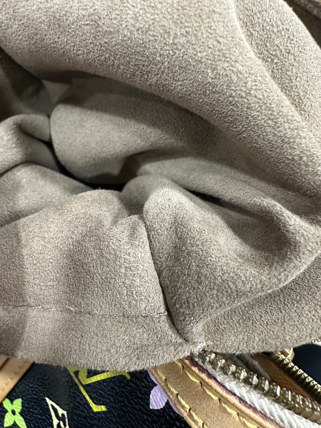 Louis Vuitton Courtney