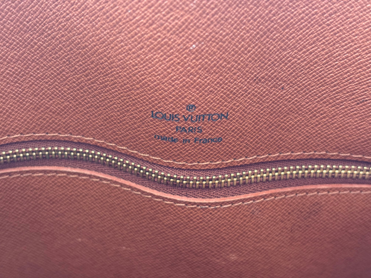 018811 - Louis Vuitton Babylone
