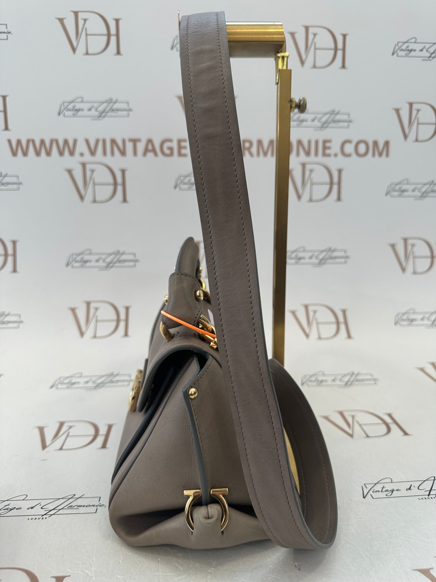 382385 - Salvatore Ferragamo Sofia
