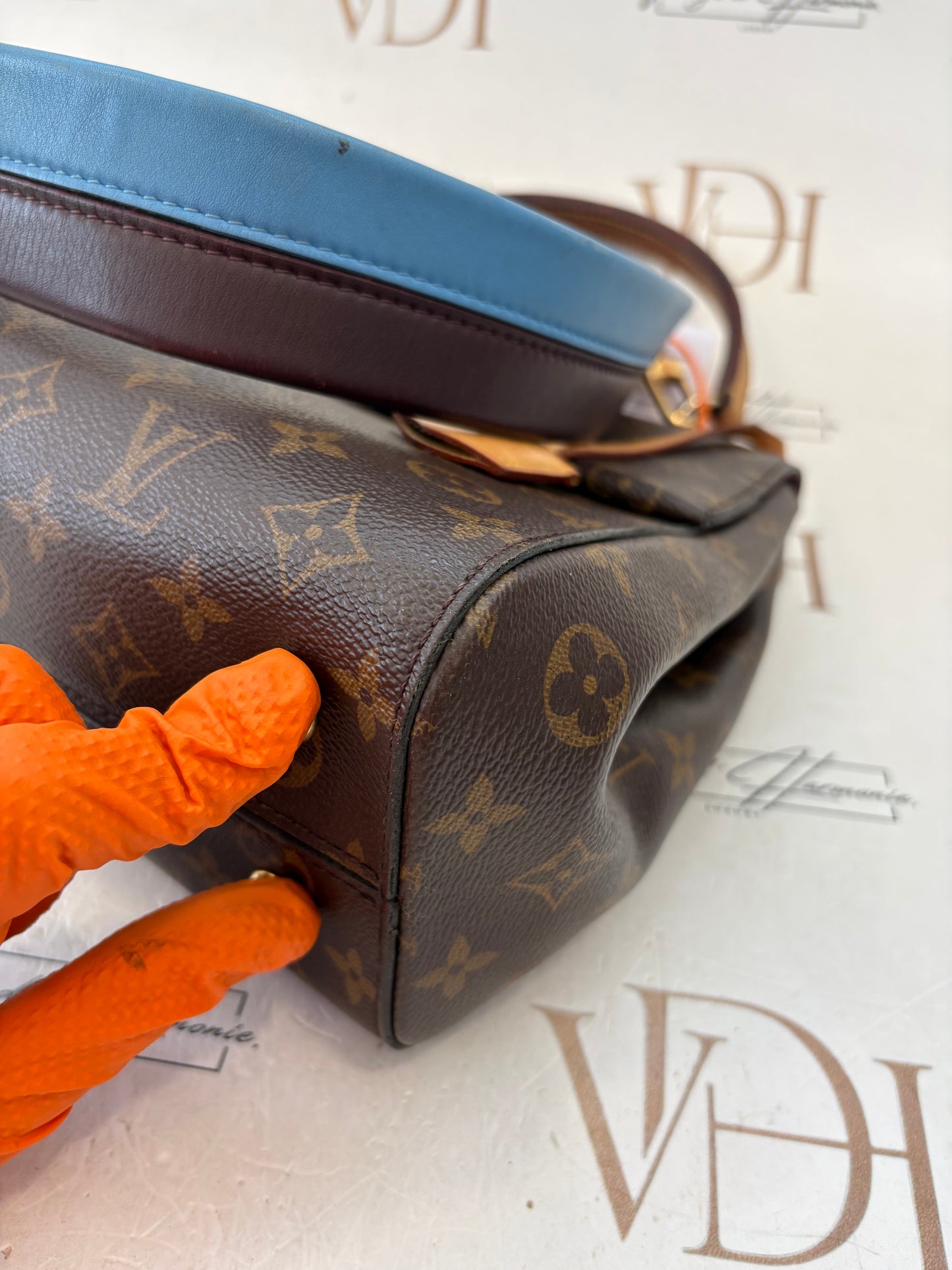 201387 - Louis Vuitton Cluny