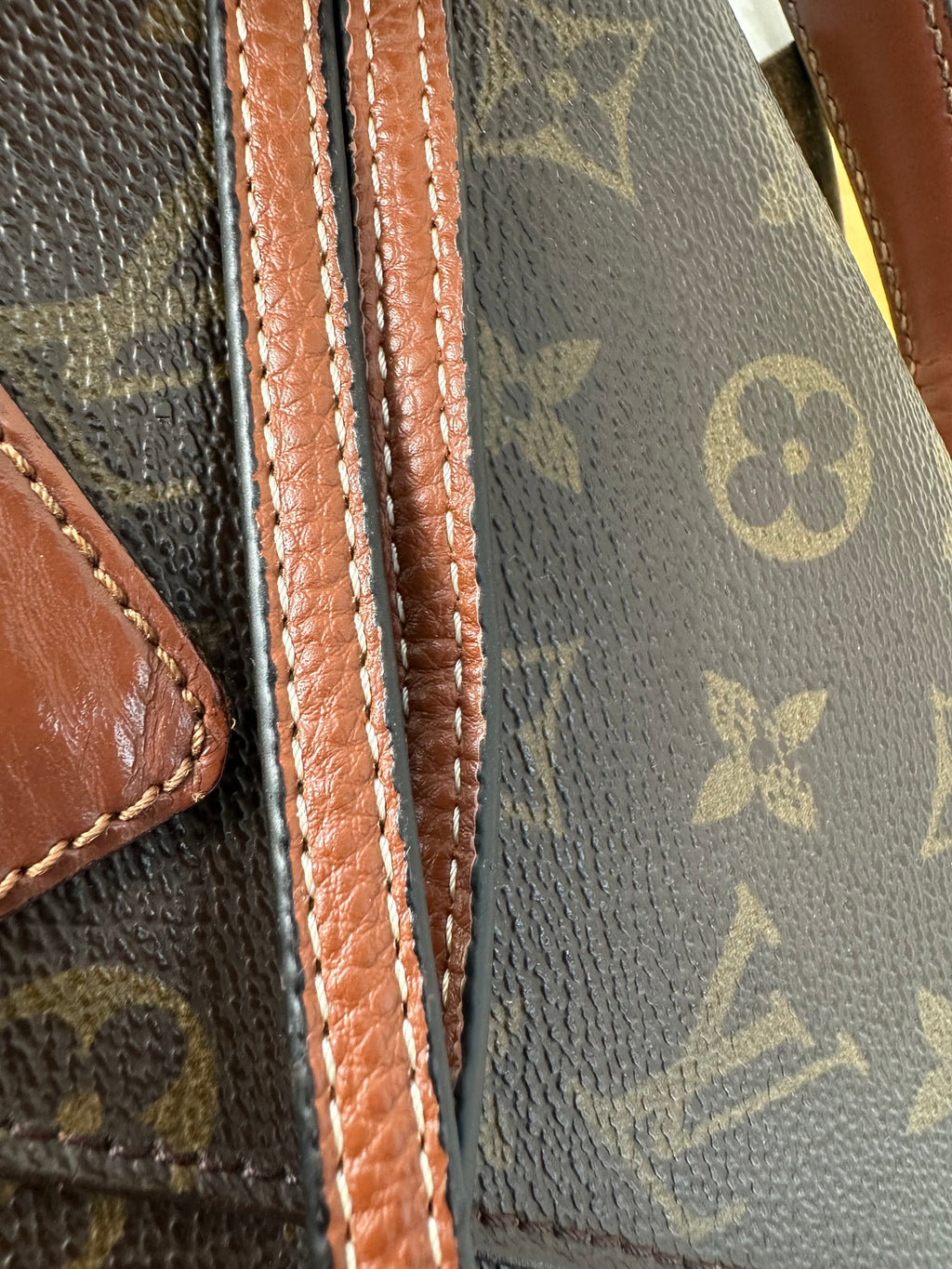 Louis Vuitton Monceau 26