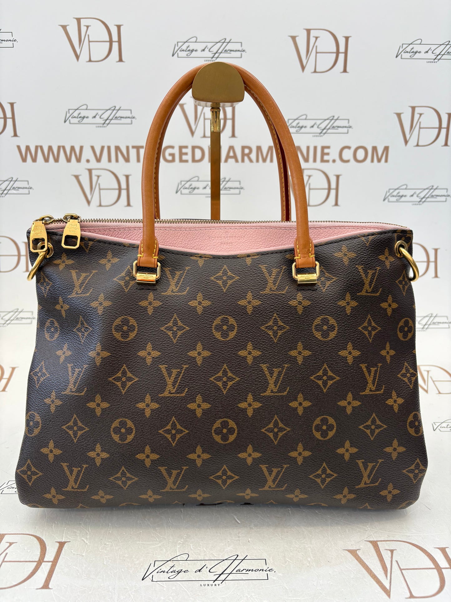 383395 - Louis Vuitton Pallas
