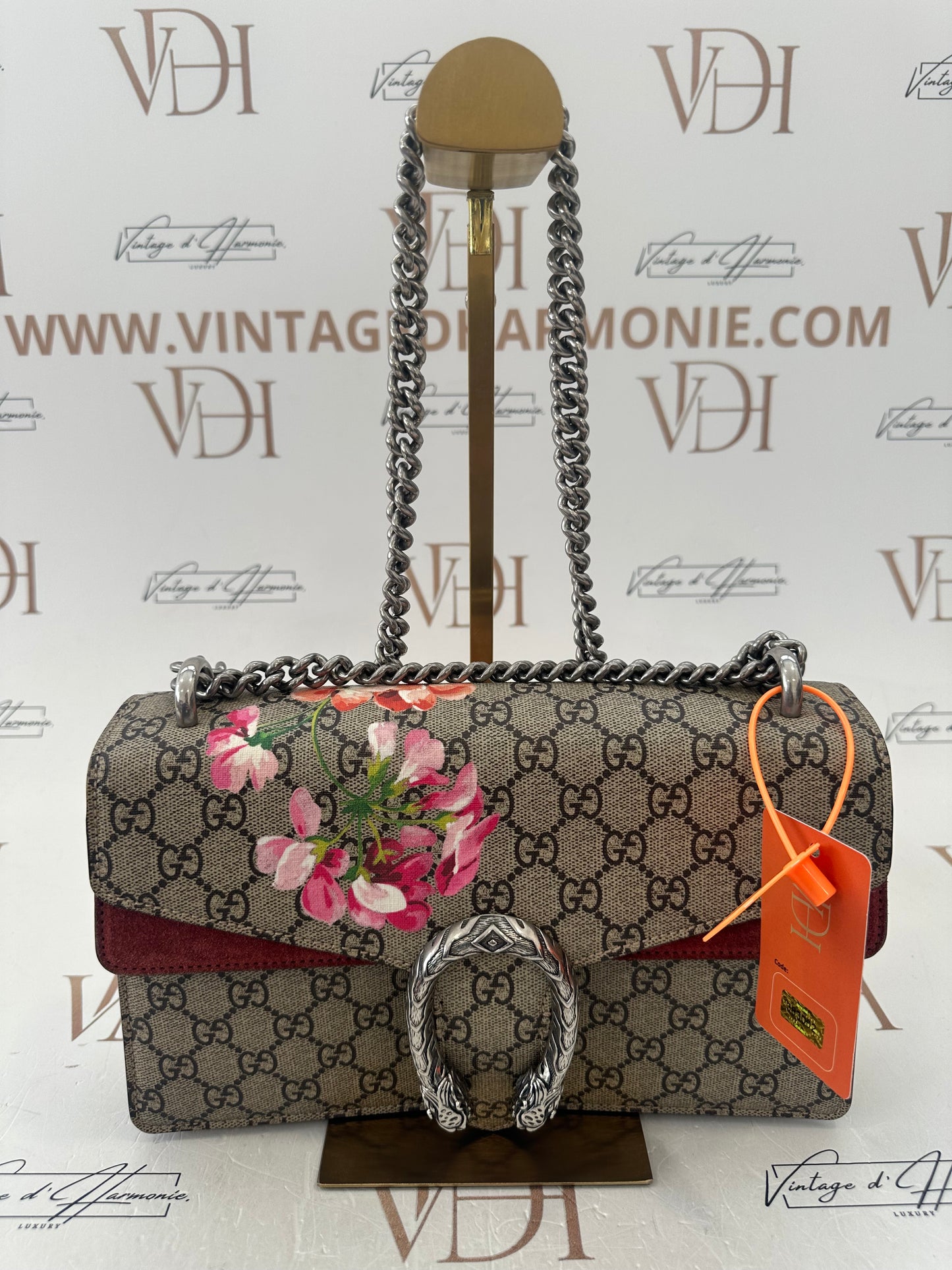 383002 - Gucci Dionysus