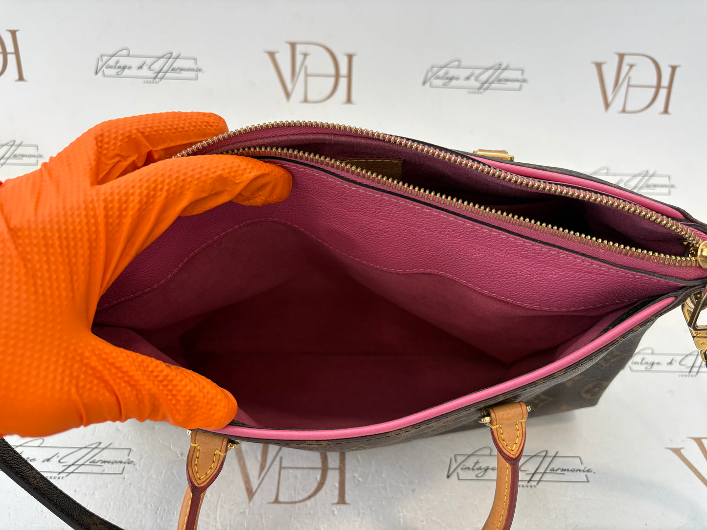 201178 - Louis Vuitton Pallas