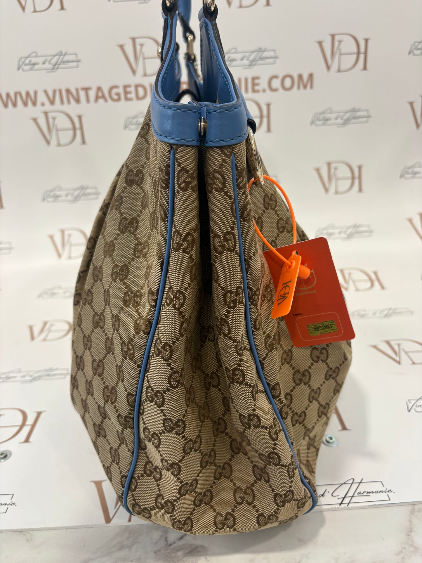 383901 - Gucci Sukey