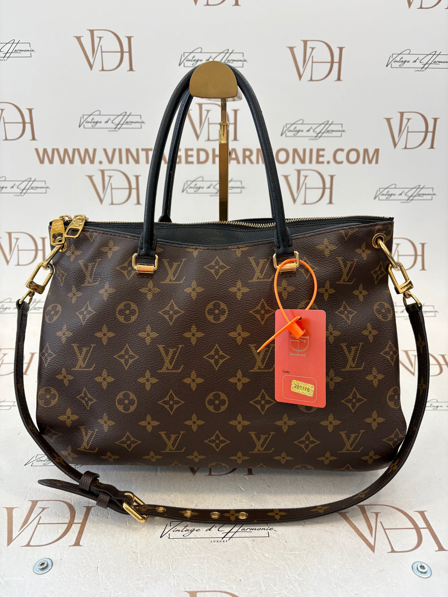 201176 - Louis Vuitton Pallas