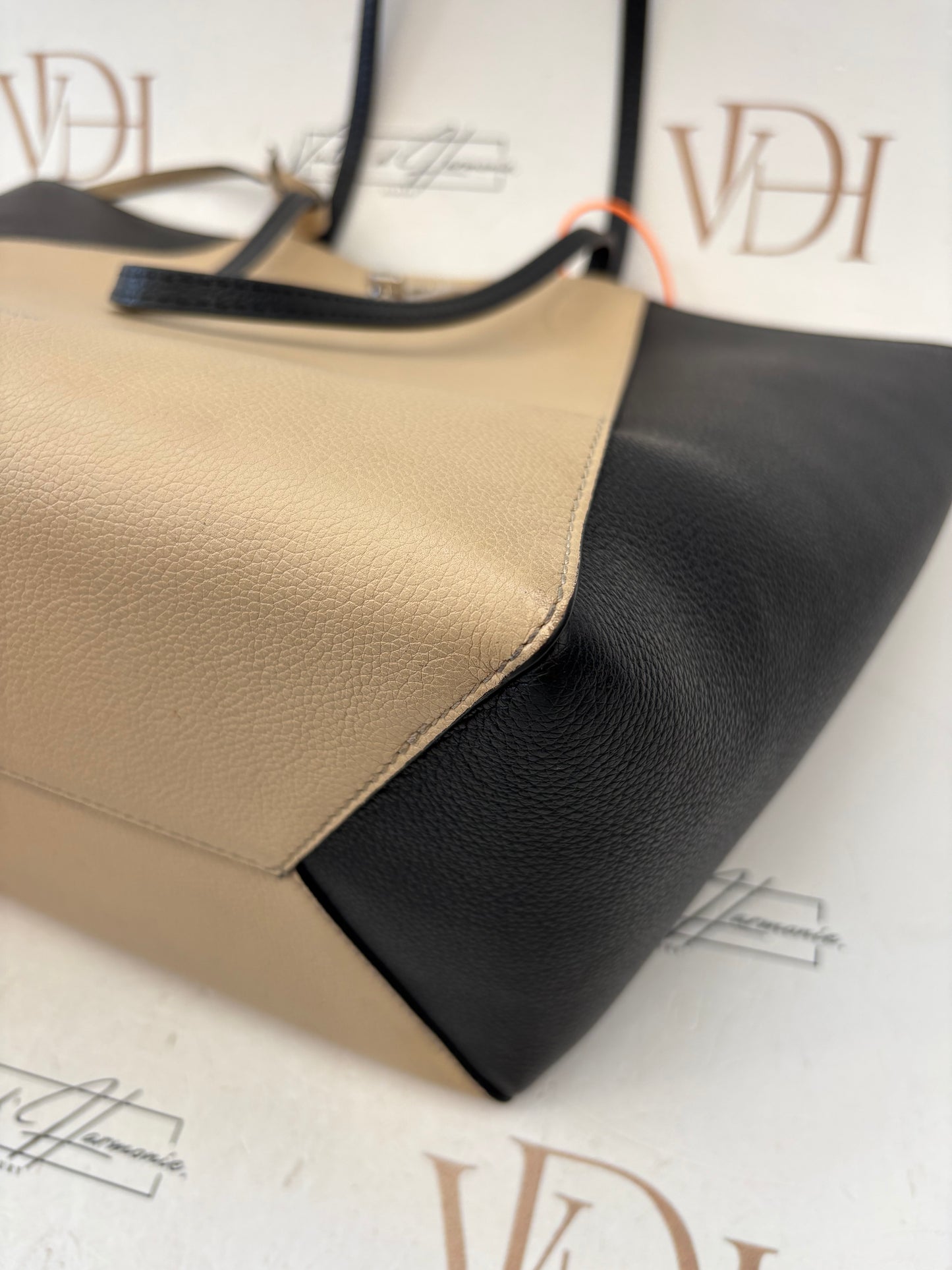 383651 - Louis Vuitton Lockme