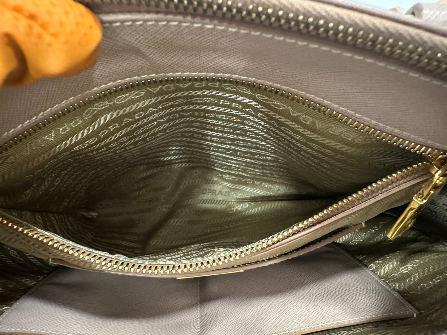 382988 - Prada Galleria