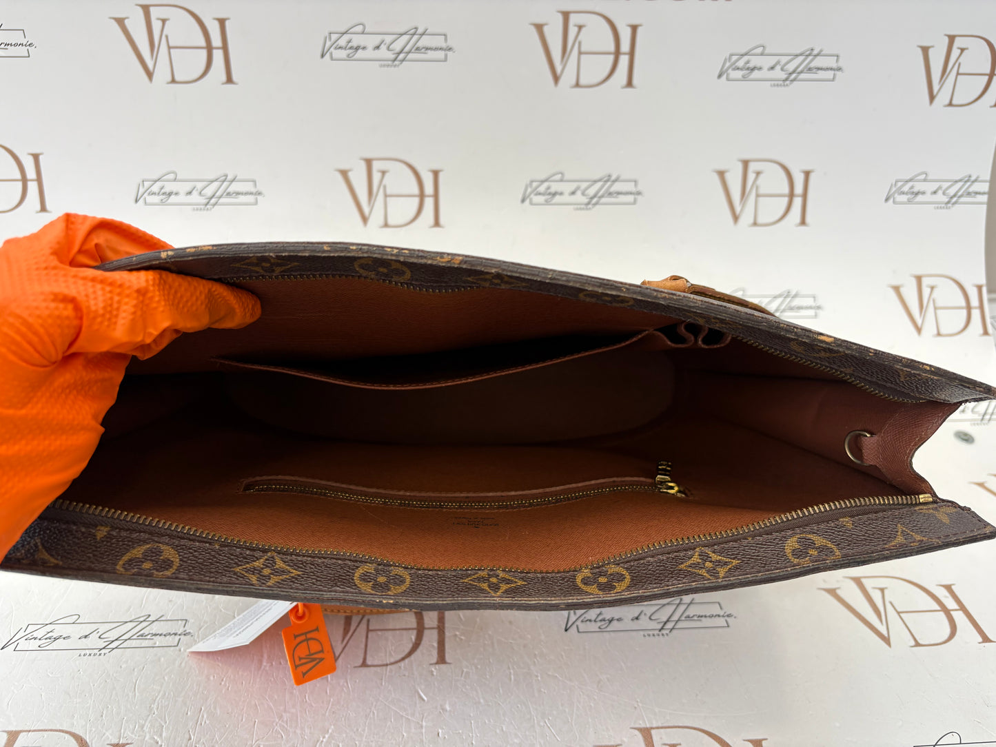 018926 - Louis Vuitton Babylone