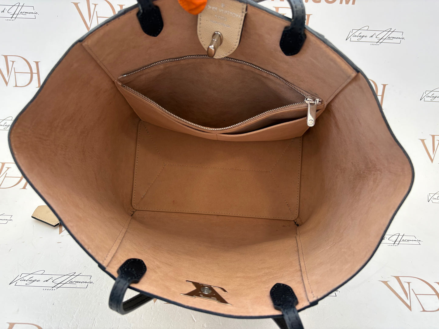 383651 - Louis Vuitton Lockme