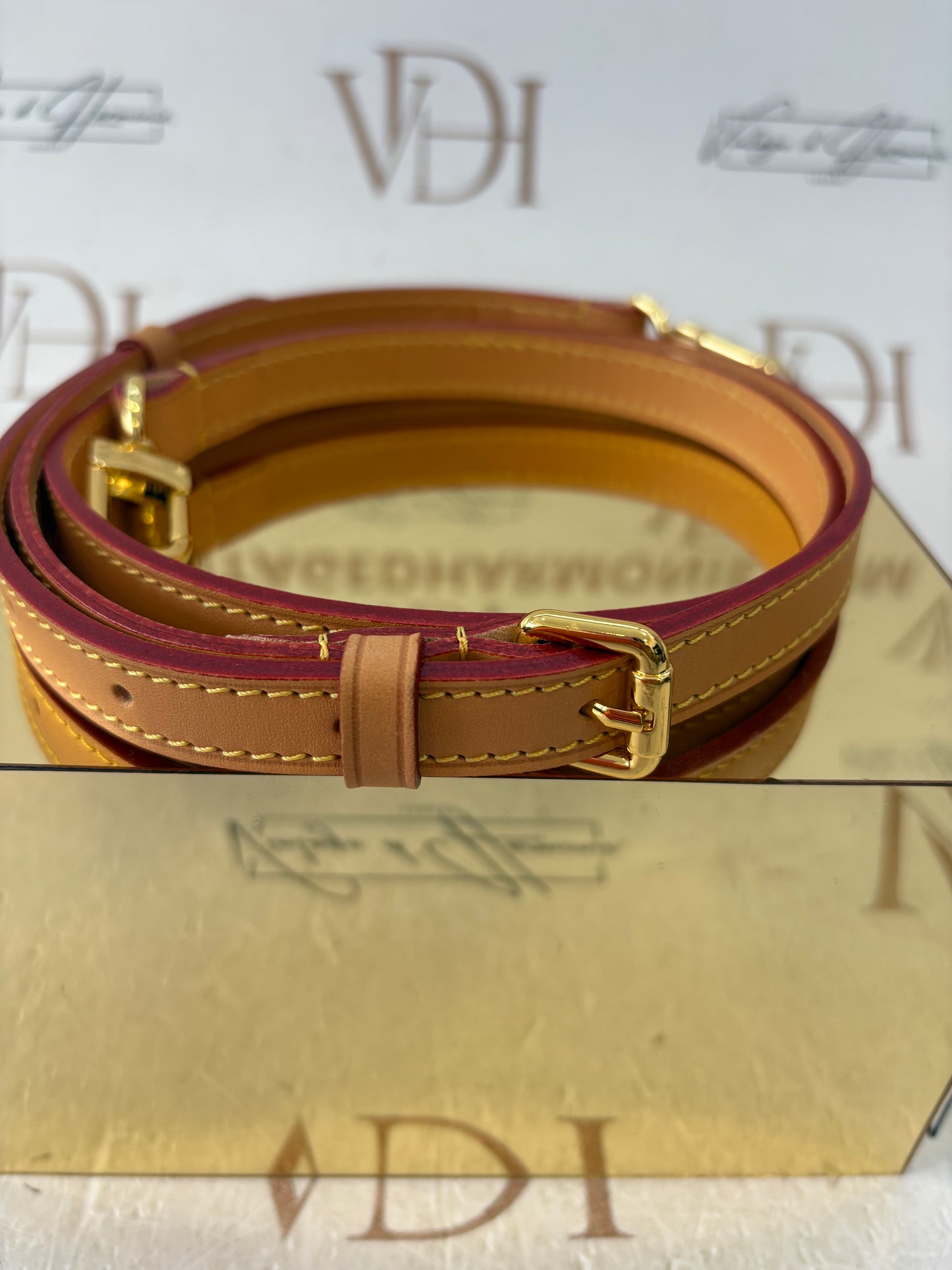 017009 - VDH Tracolla in vacchetta vintage