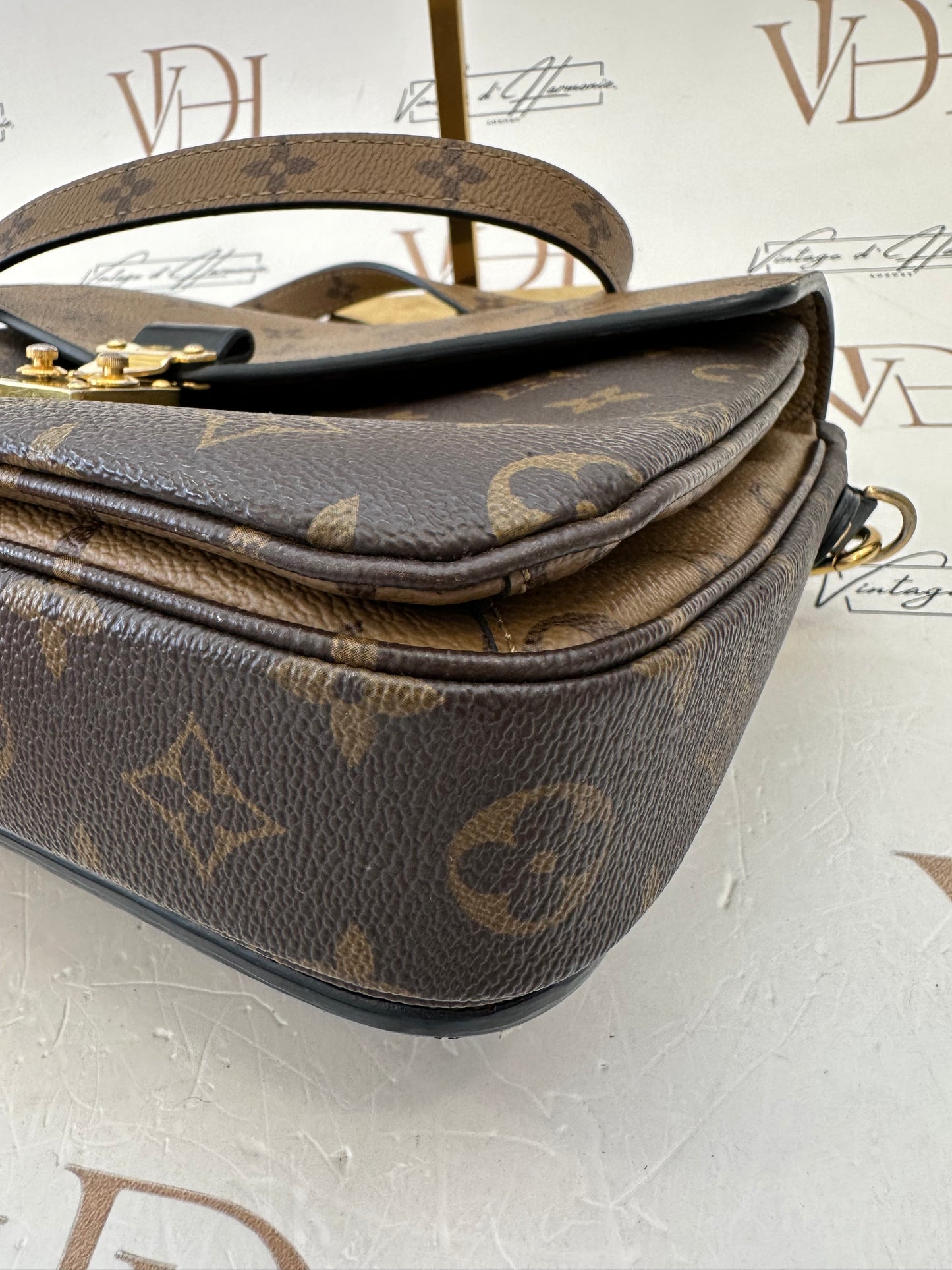 102326 - Louis Vuitton Metis Reverse