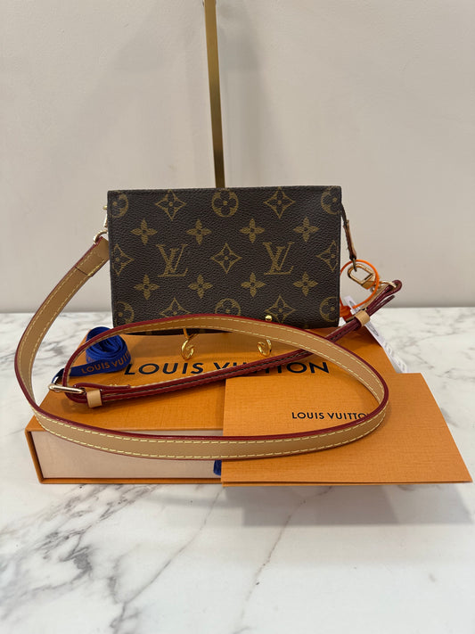 Louis Vuitton Pochette Bucket