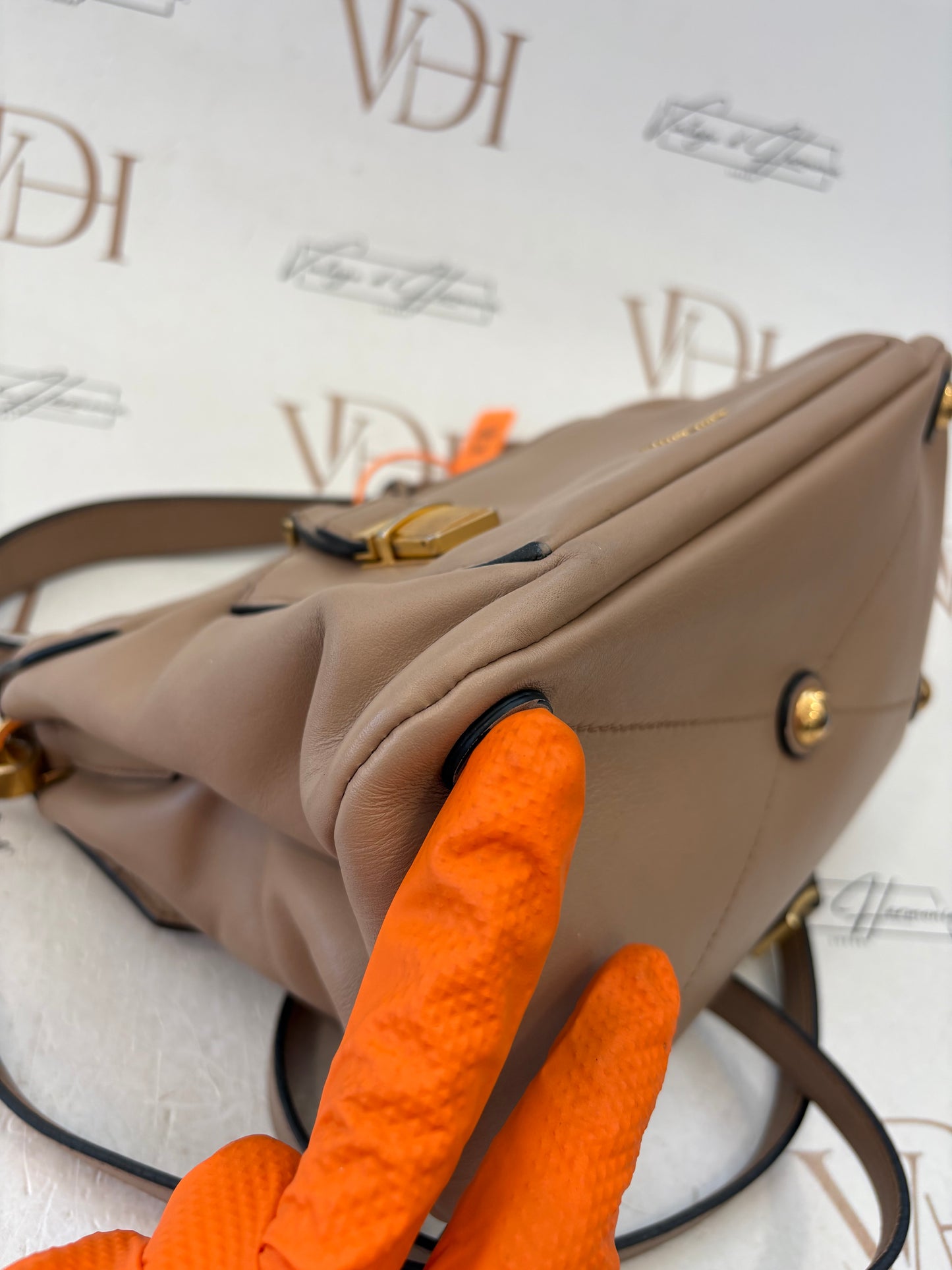 201047 - Miu Miu