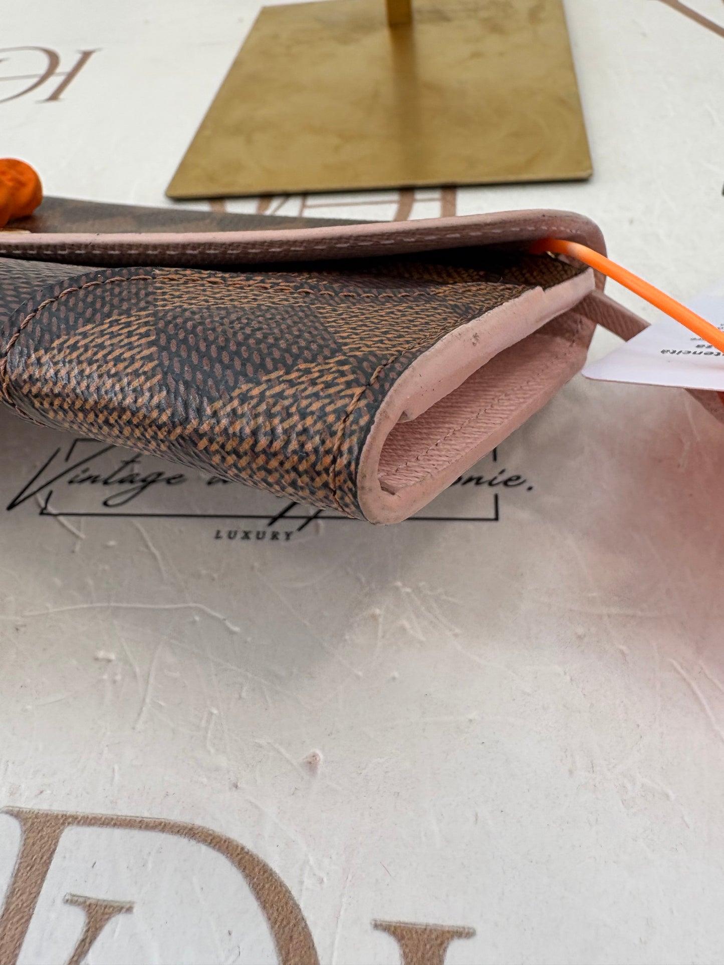 383384 - Louis Vuitton Caissa Wallet