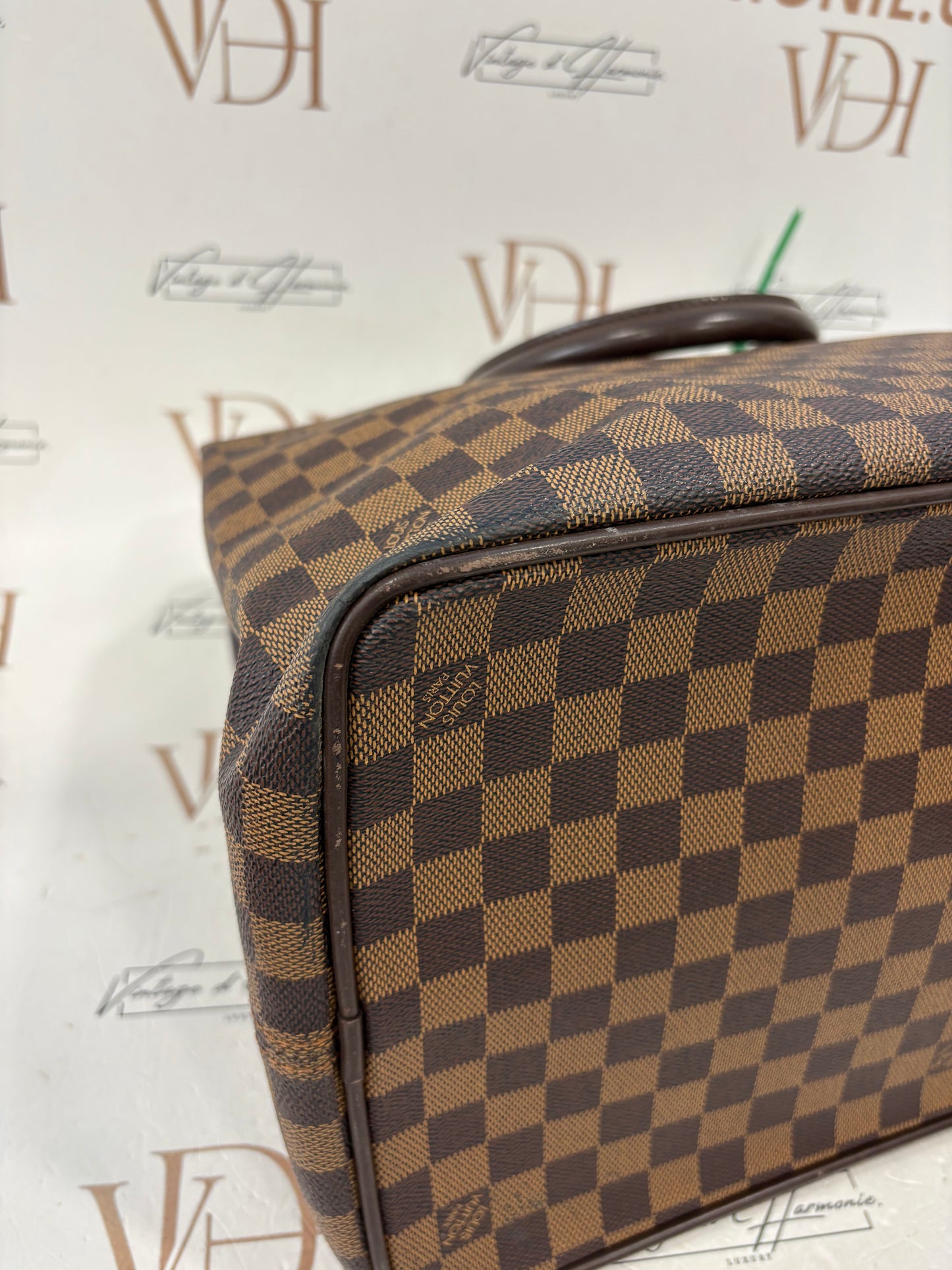 017157 - Louis Vuitton Greenwich PM