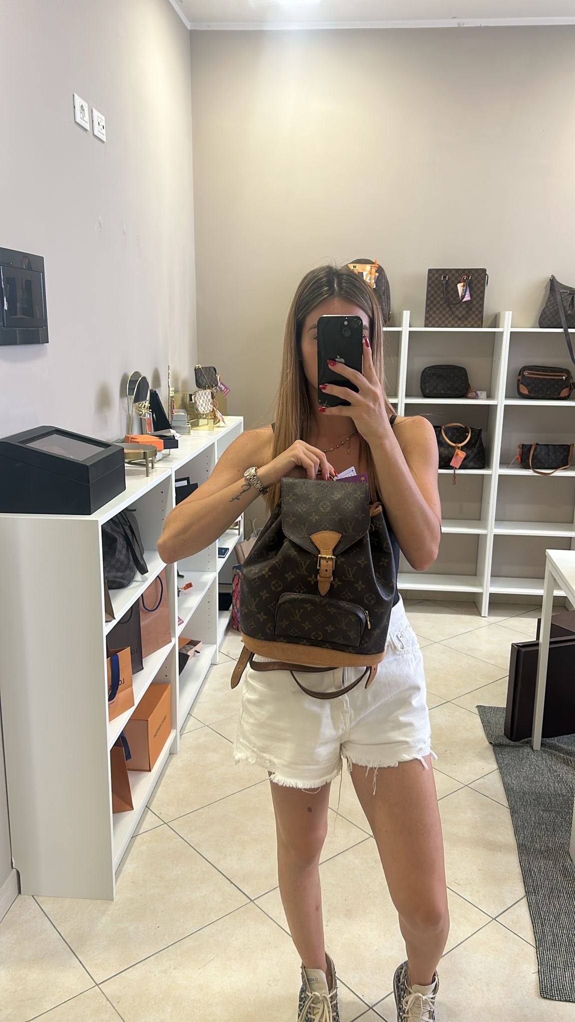 Louis Vuitton Montsouris MM