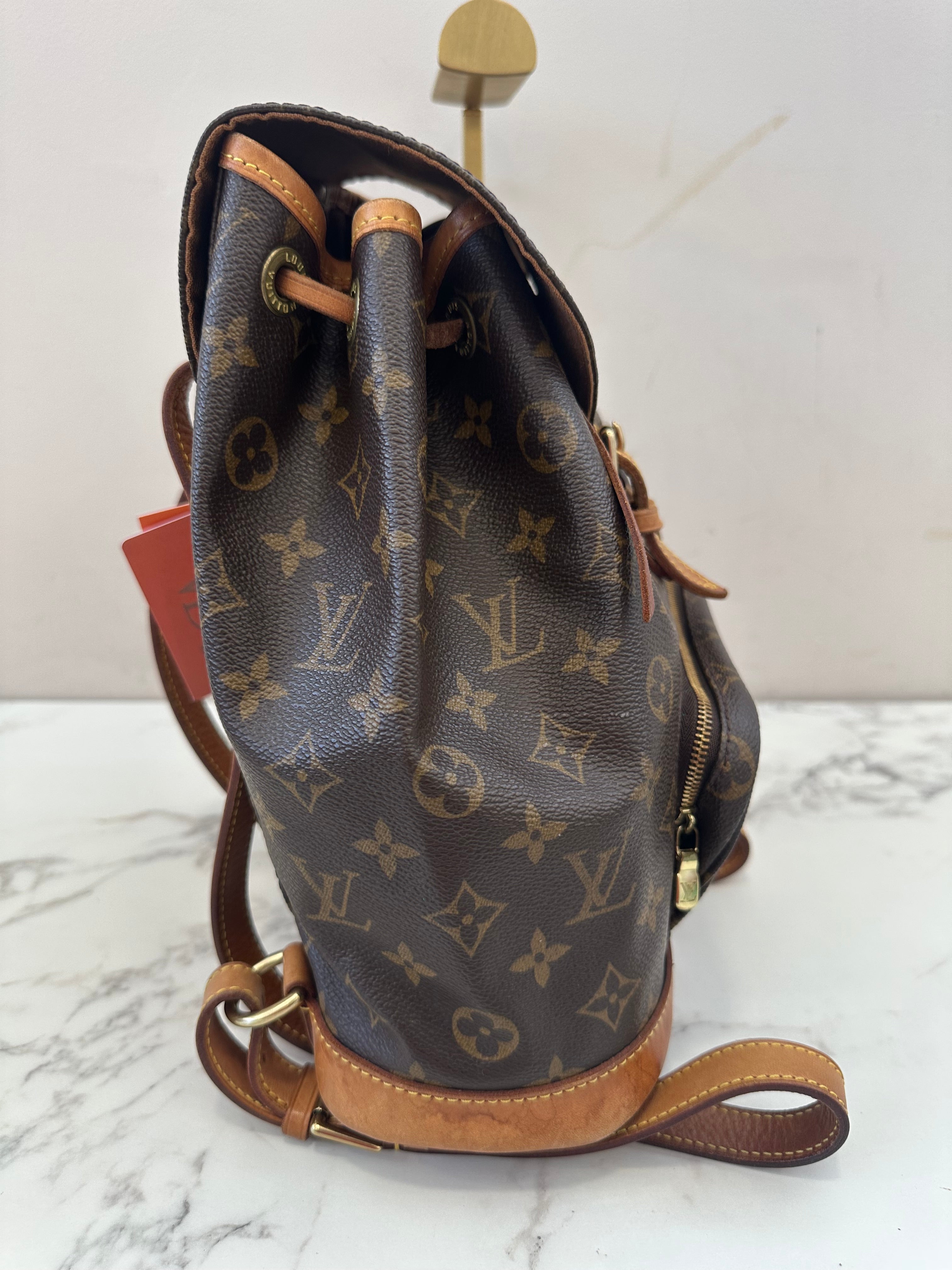 Louis Vuitton Montsouris MM