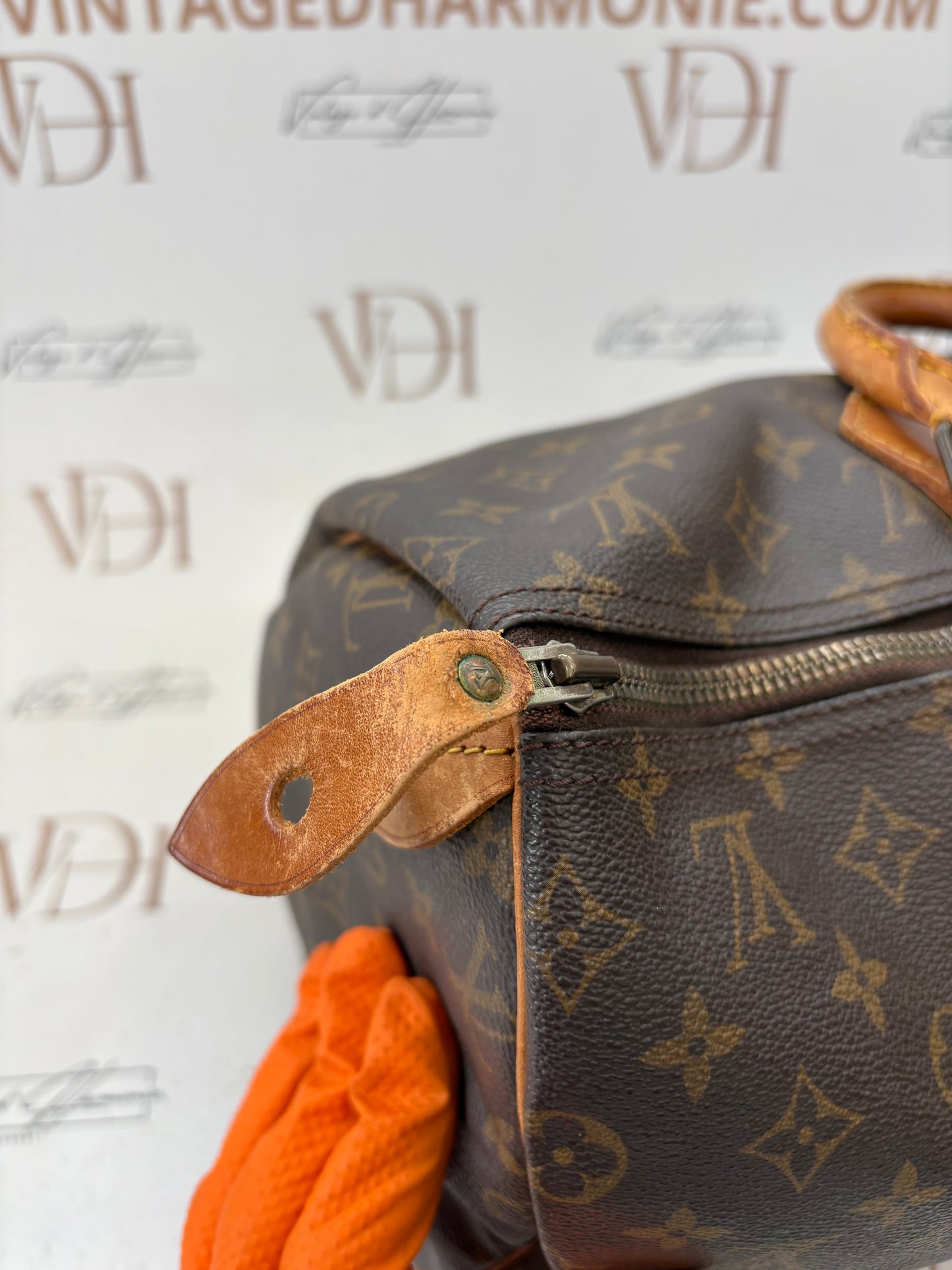 018987 - Louis Vuitton Speedy 40