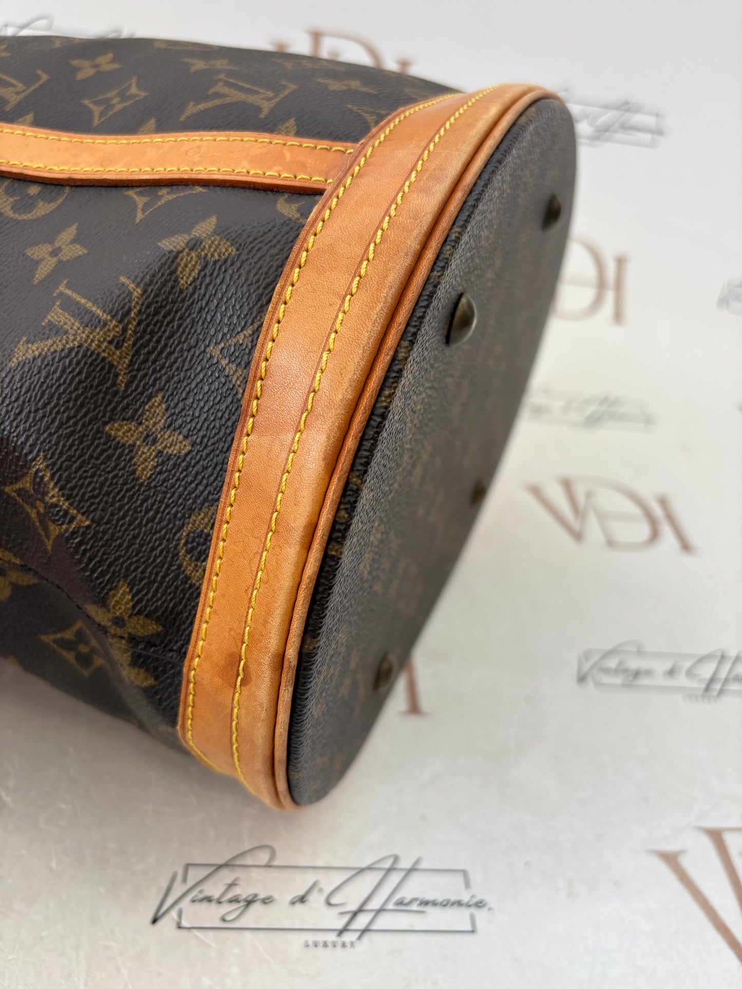 018906 - Louis Vuitton Bucket GM