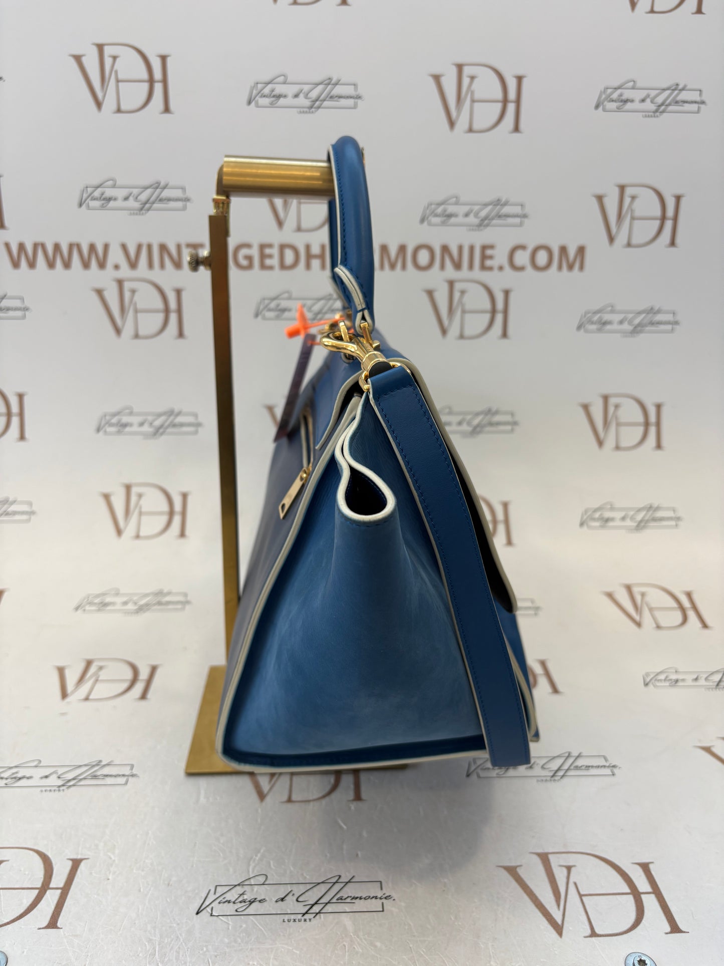 383707 - Céline Trapeze