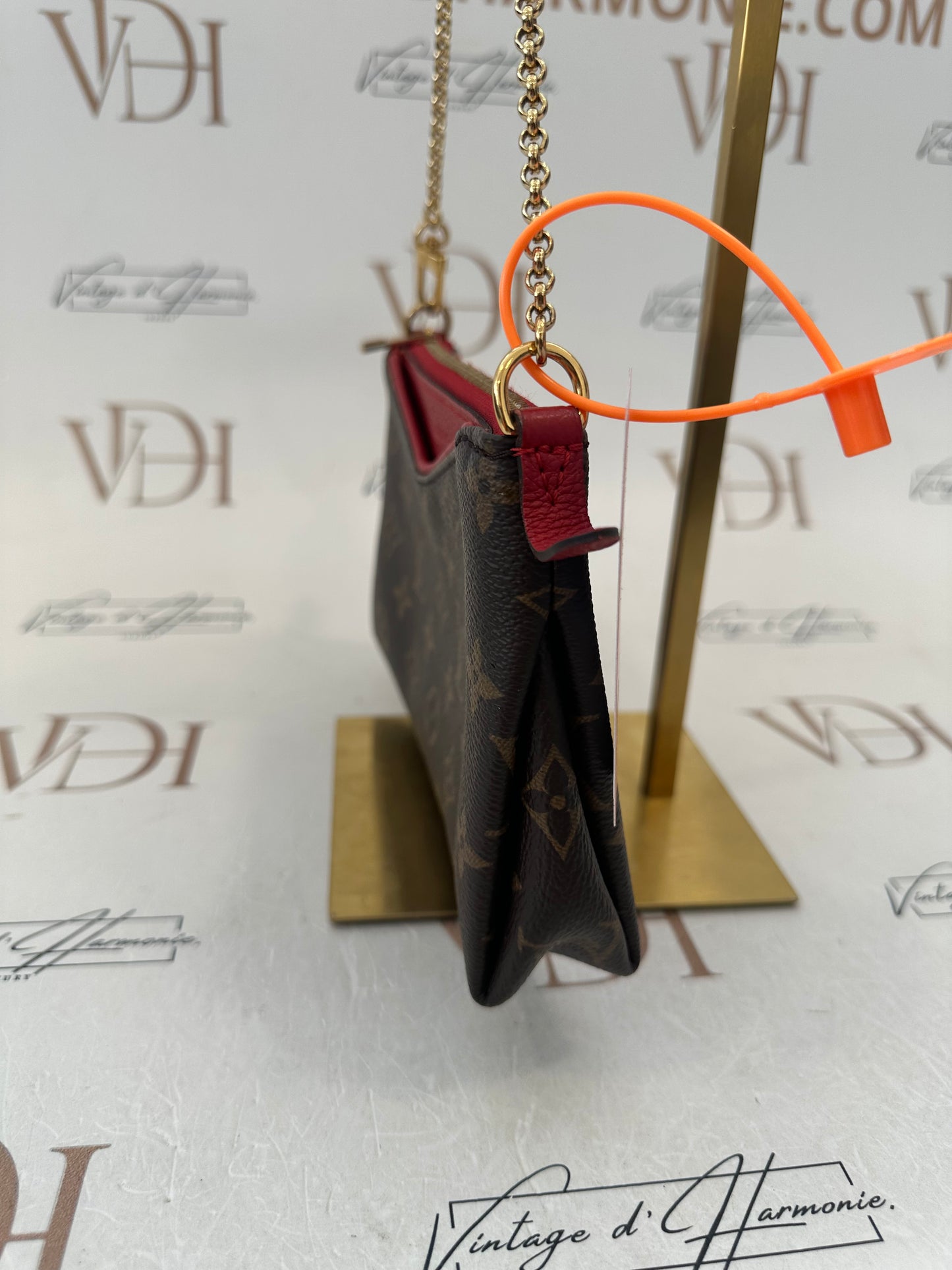 382894 - Louis Vuitton Pallas