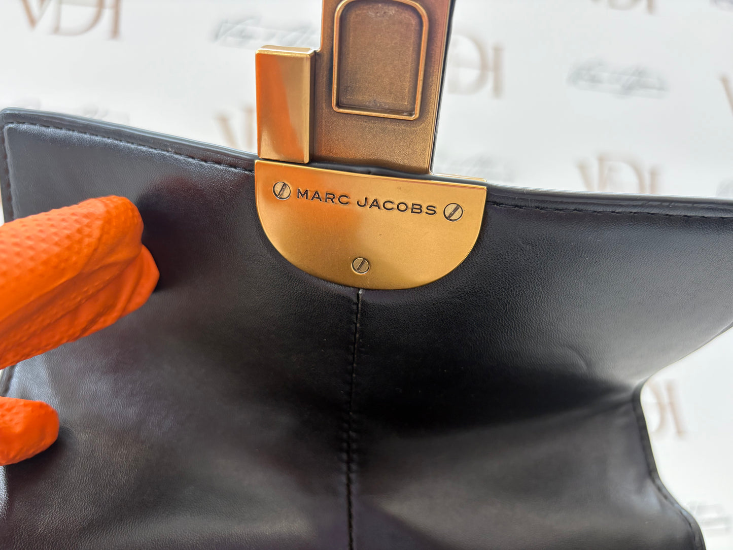 102600 - Marc Jacobs St.Marc