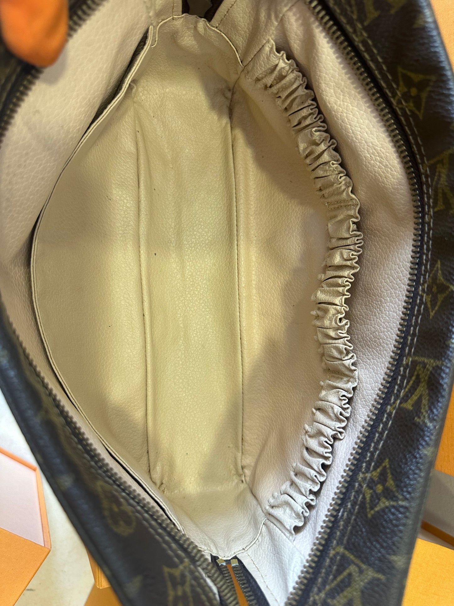 Louis Vuitton Trousse 28